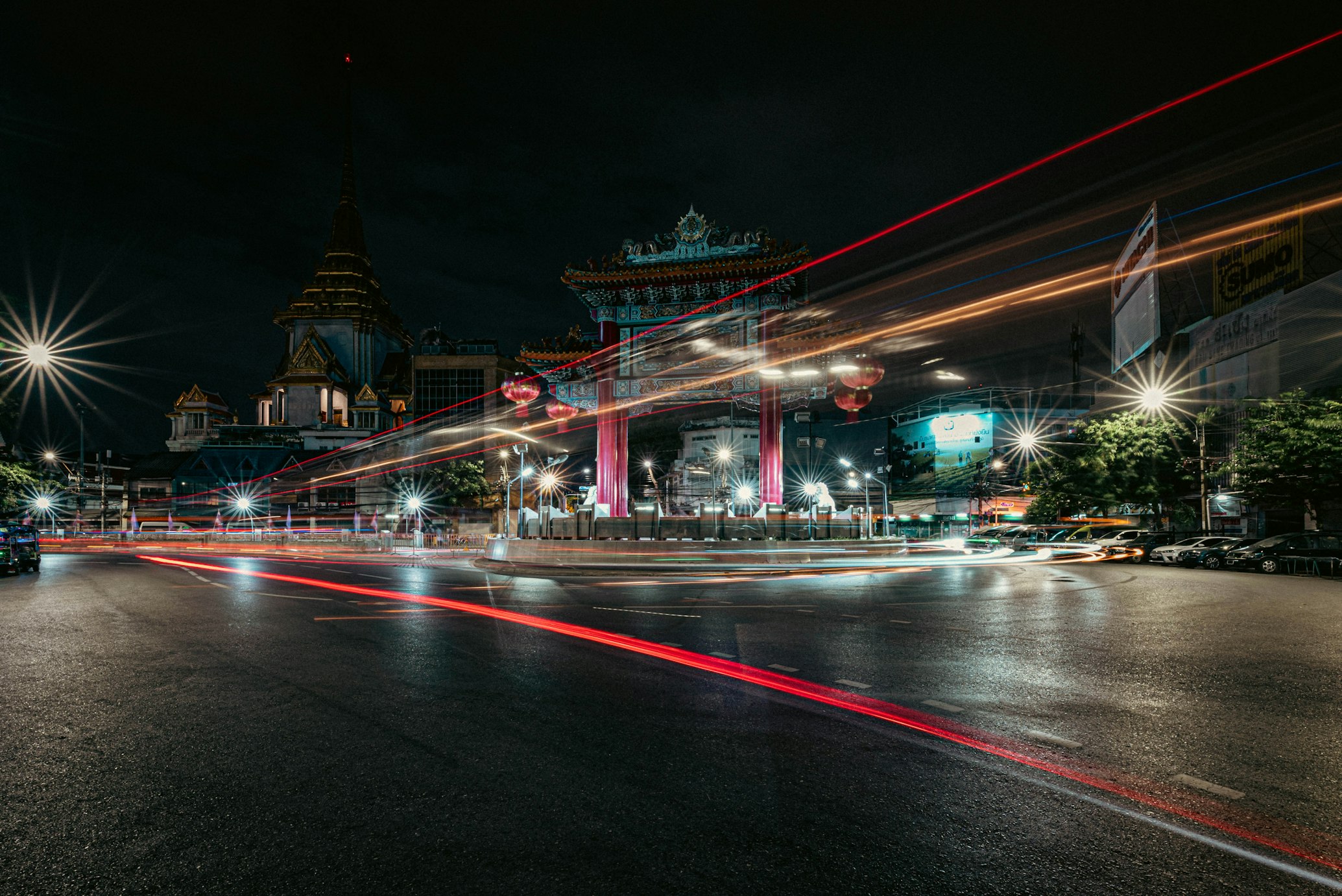 La zona di Chinatown a Bangkok di notte