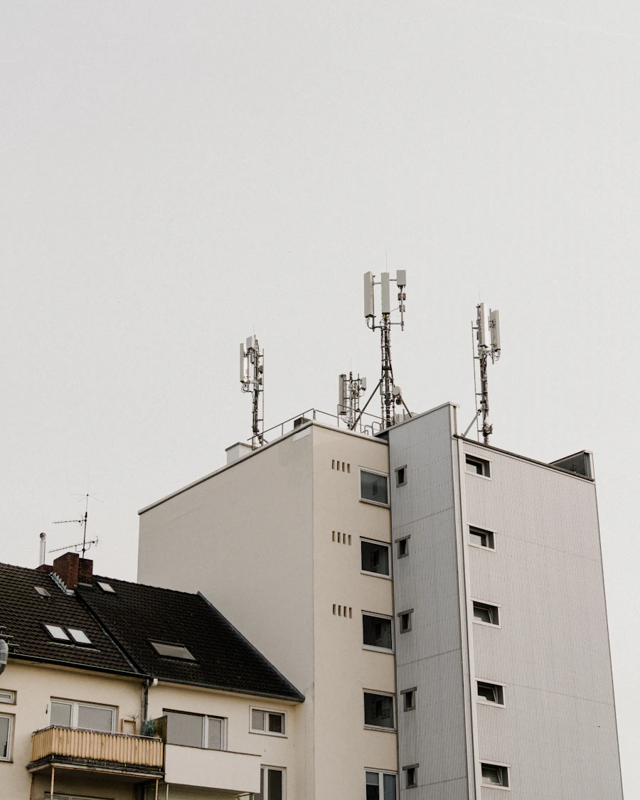Installazione antenna digitale su tetto