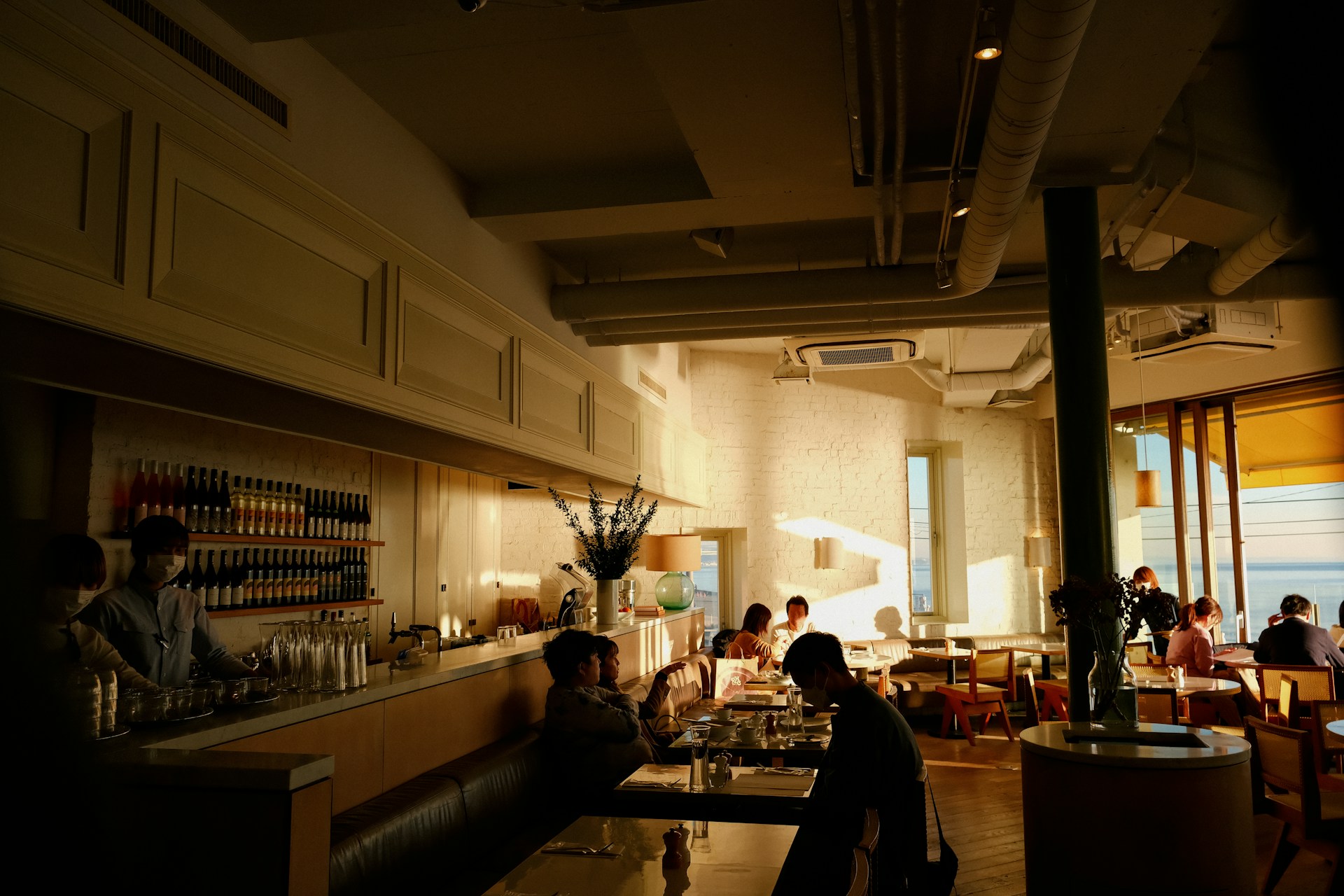 black and white bed linen