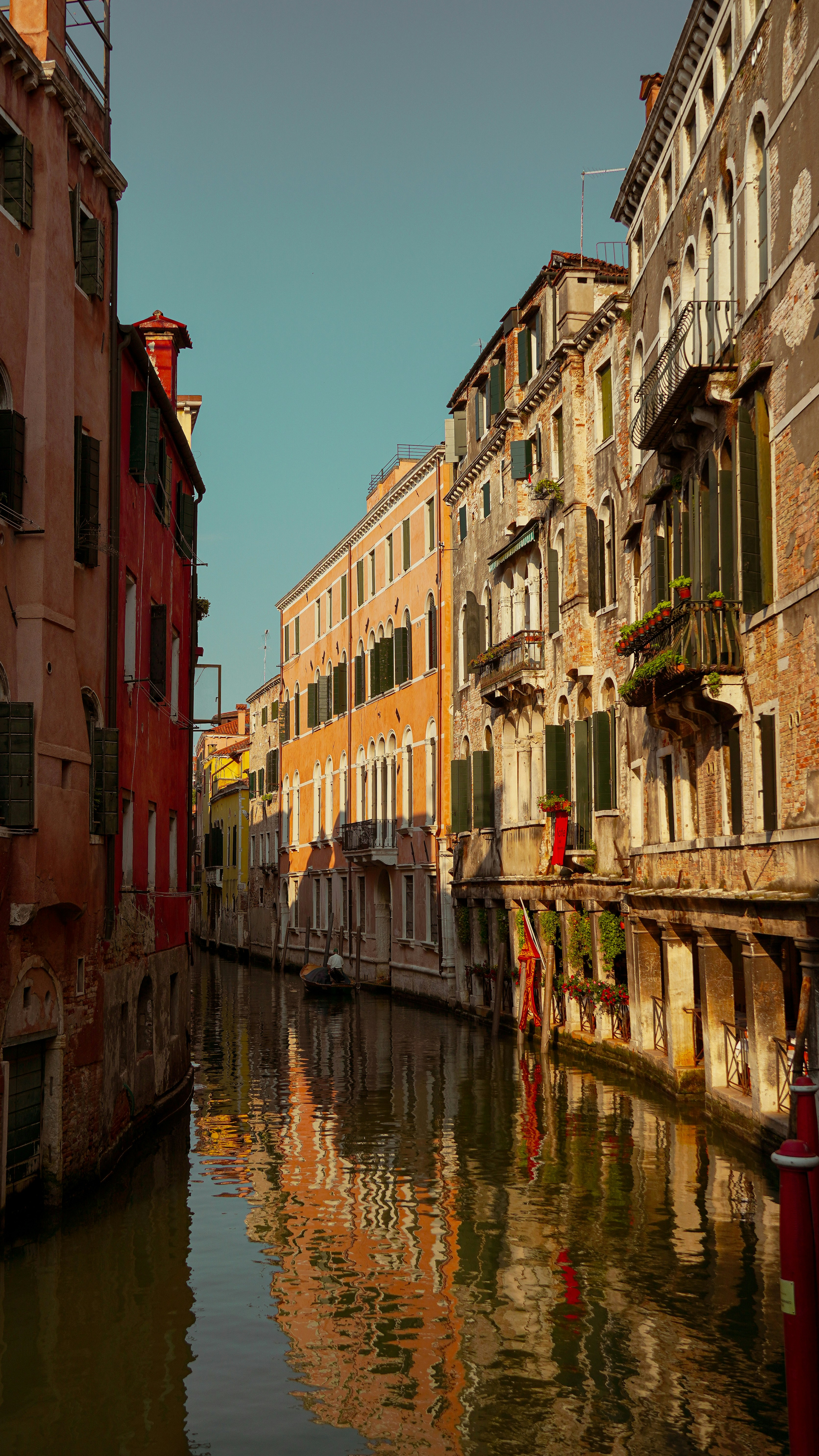 Photo by adrianvalverdem