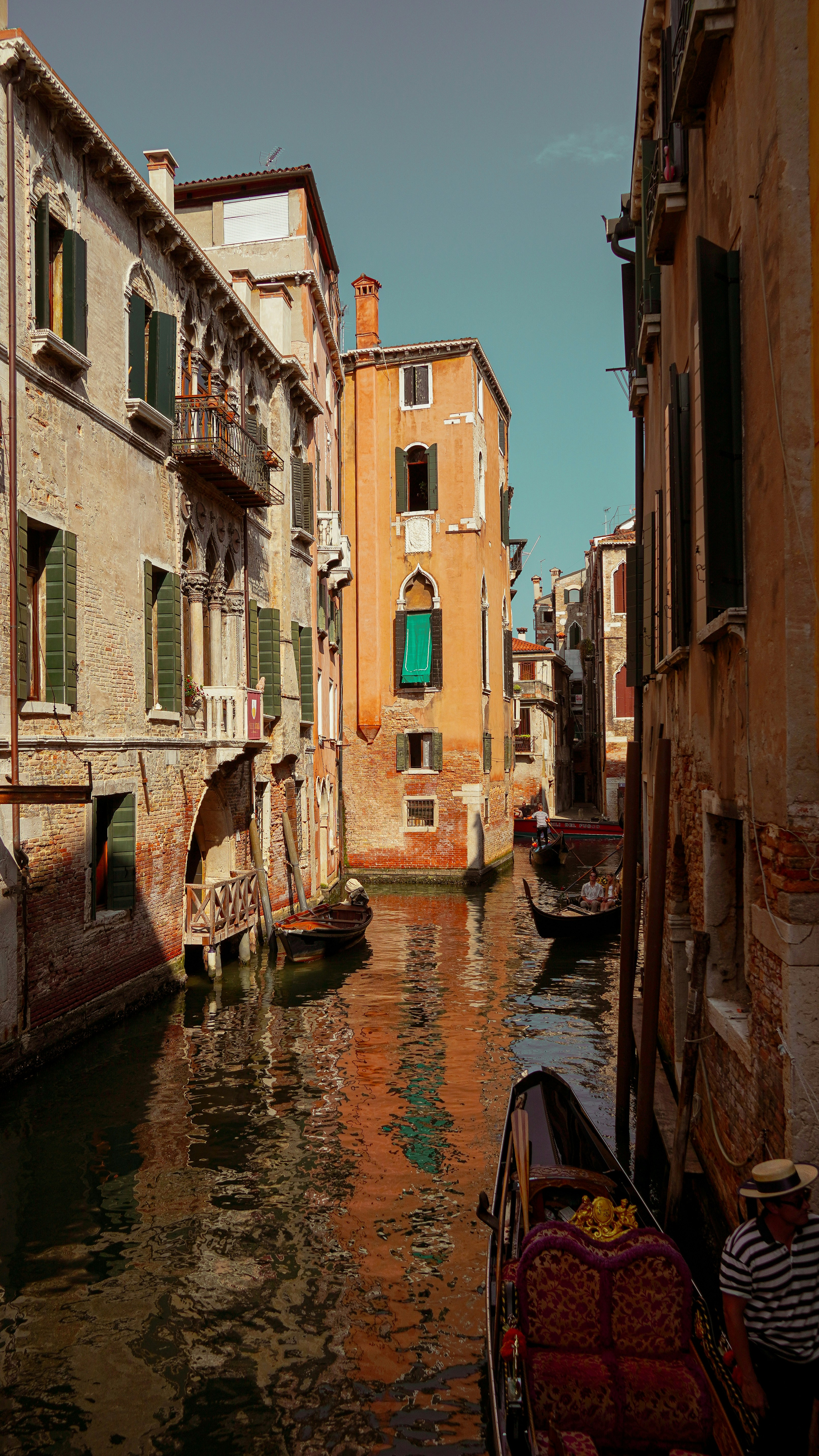 Photo by adrianvalverdem