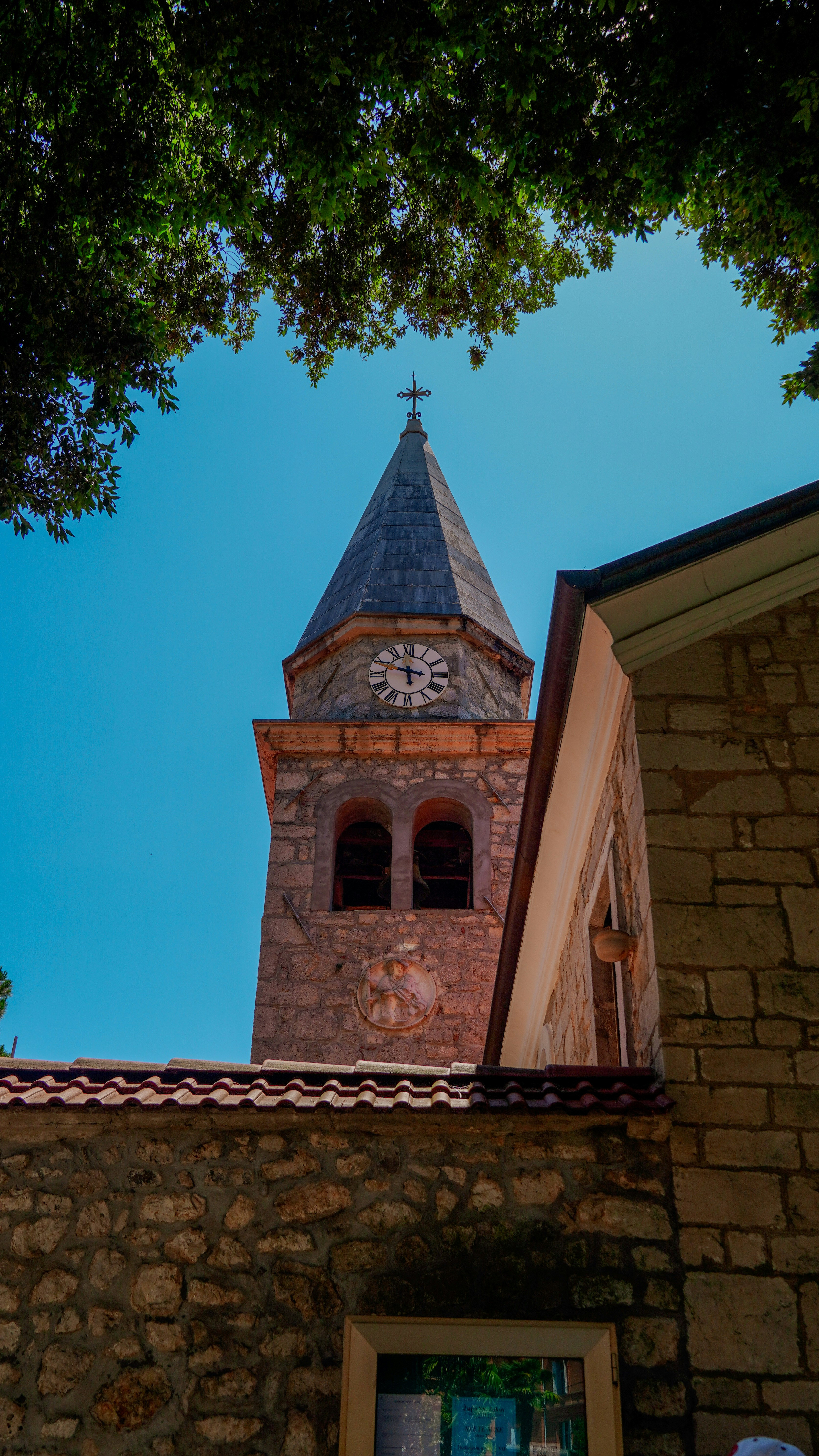 Photo by adrianvalverdem