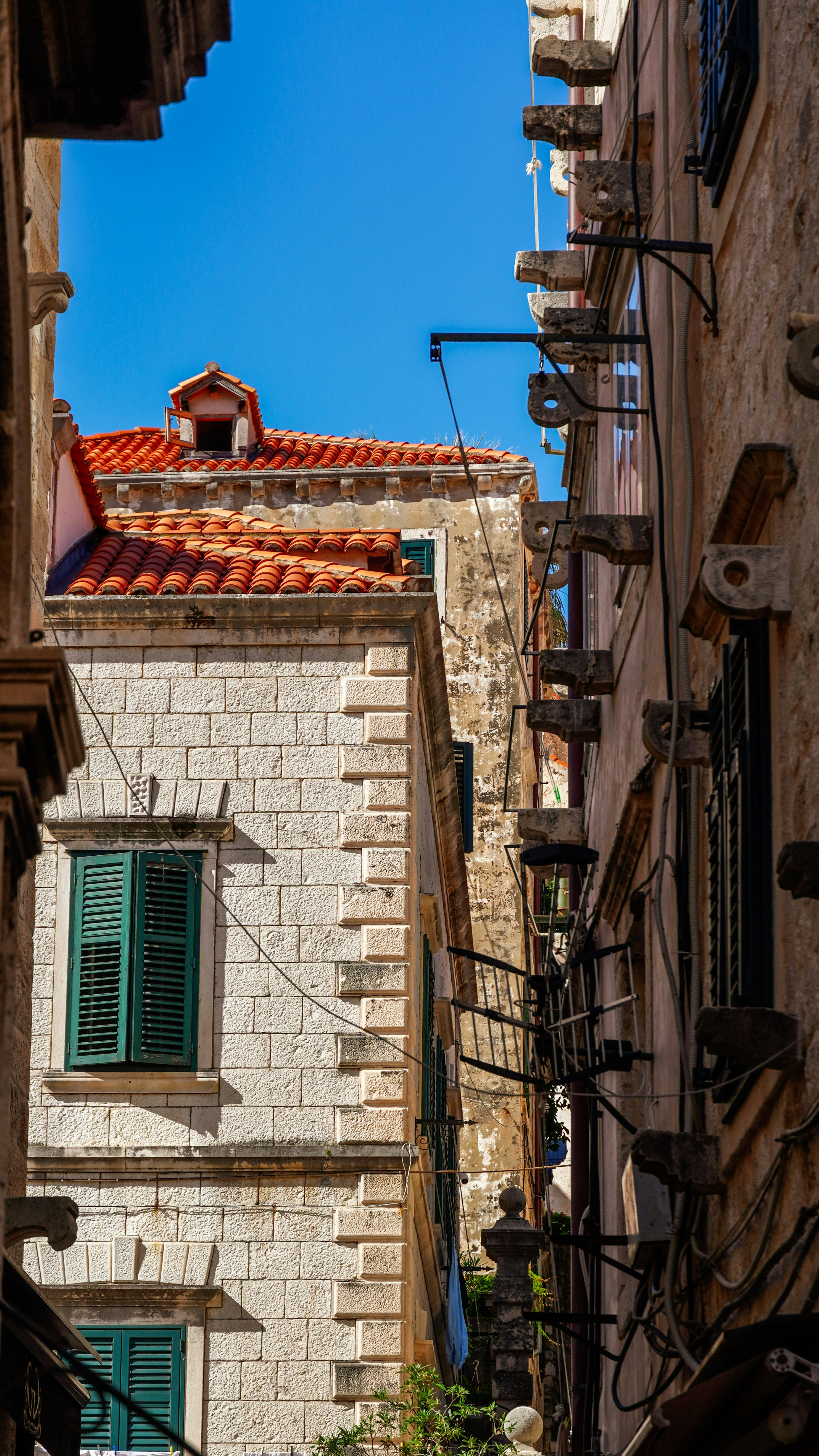 Photo by adrianvalverdem