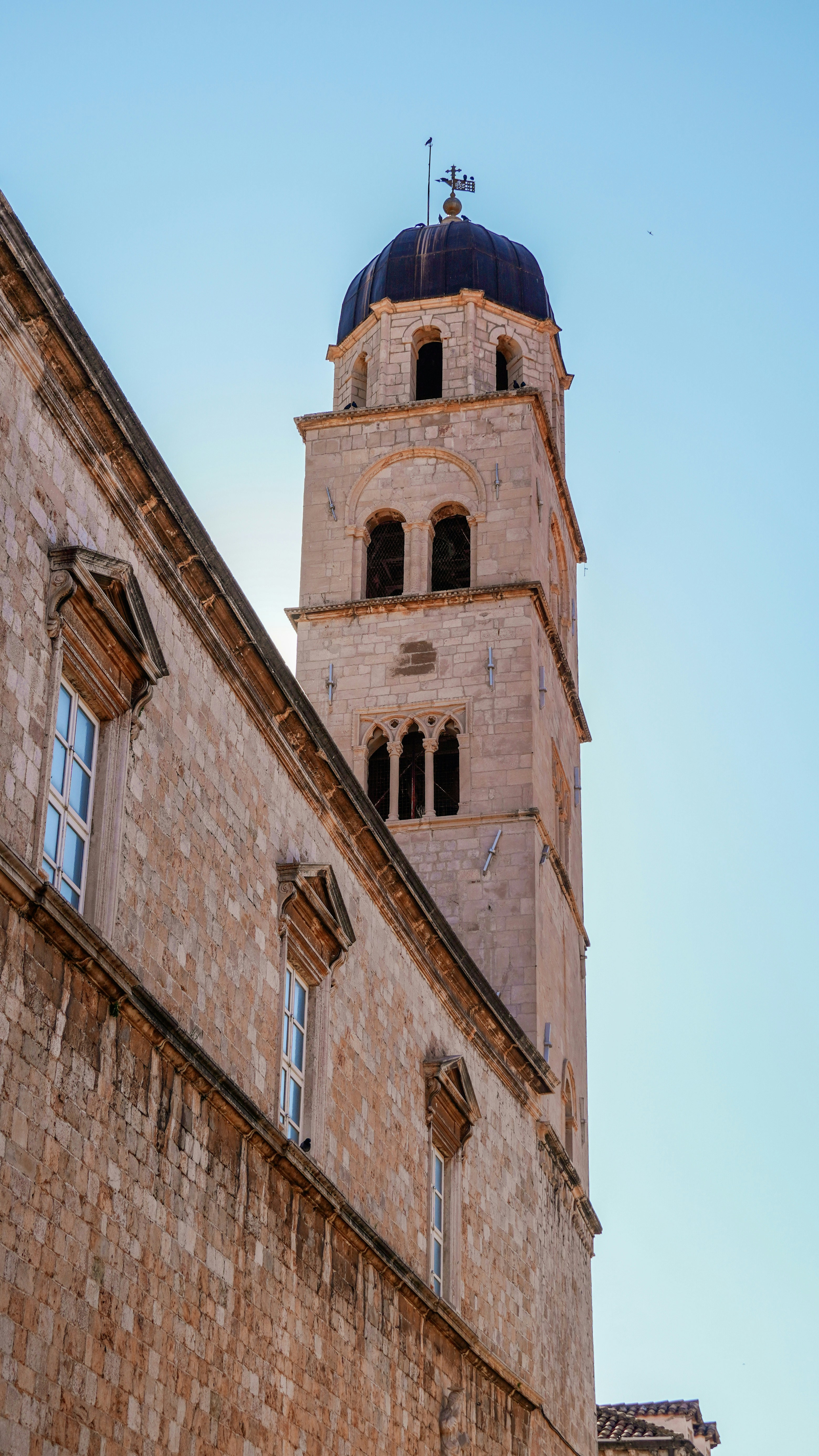 Photo by adrianvalverdem