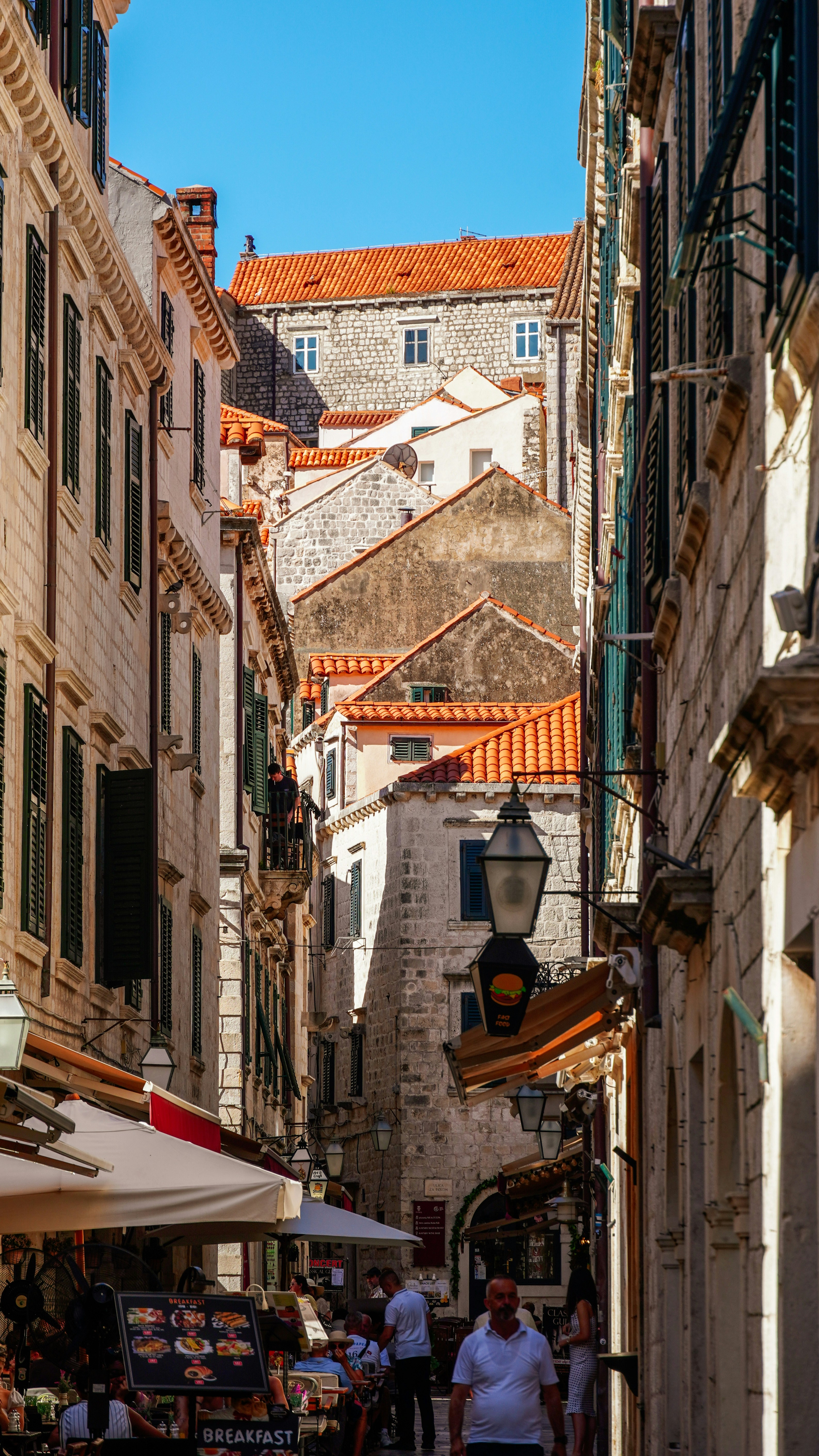 Photo by adrianvalverdem