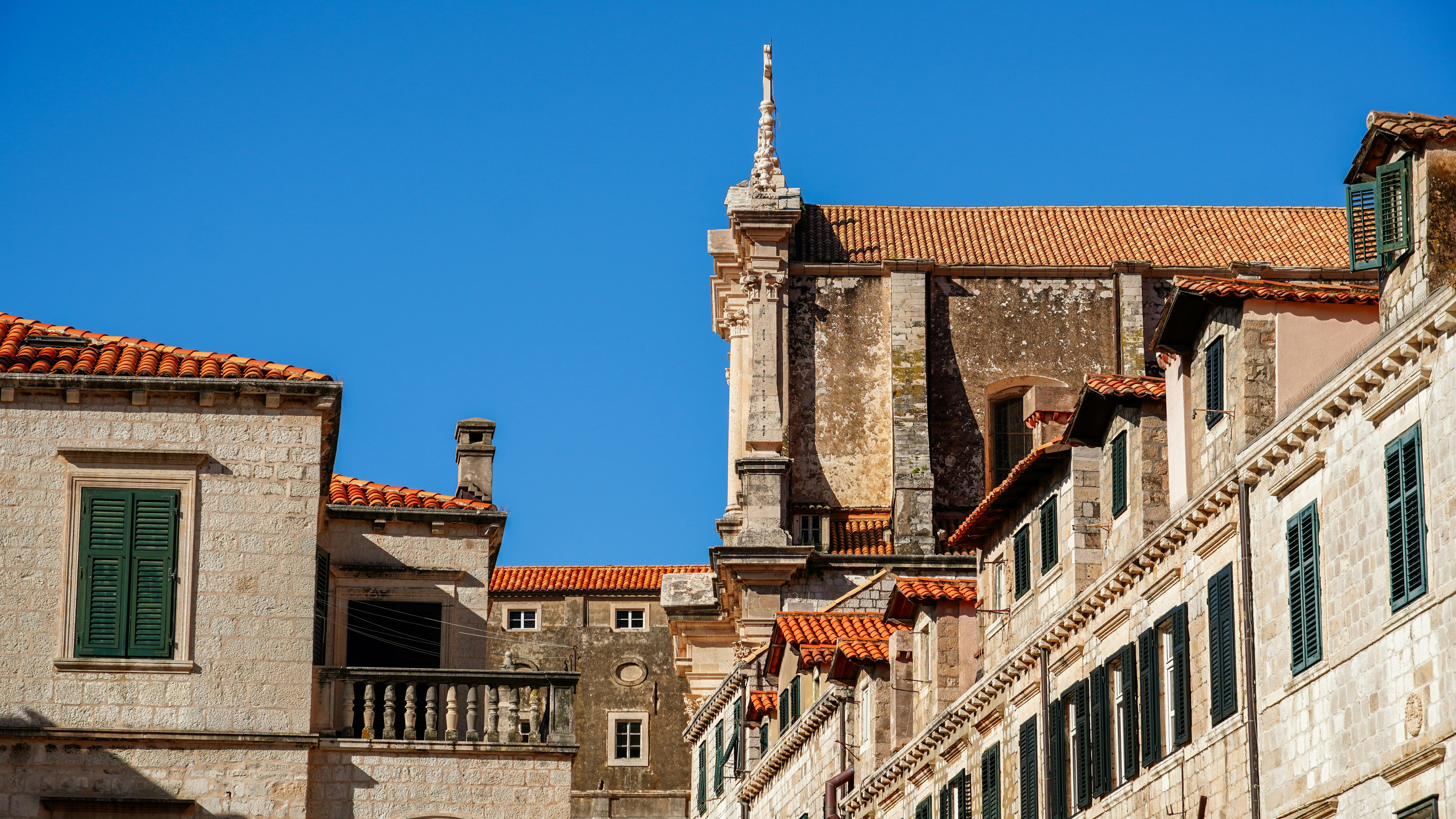 Photo by adrianvalverdem