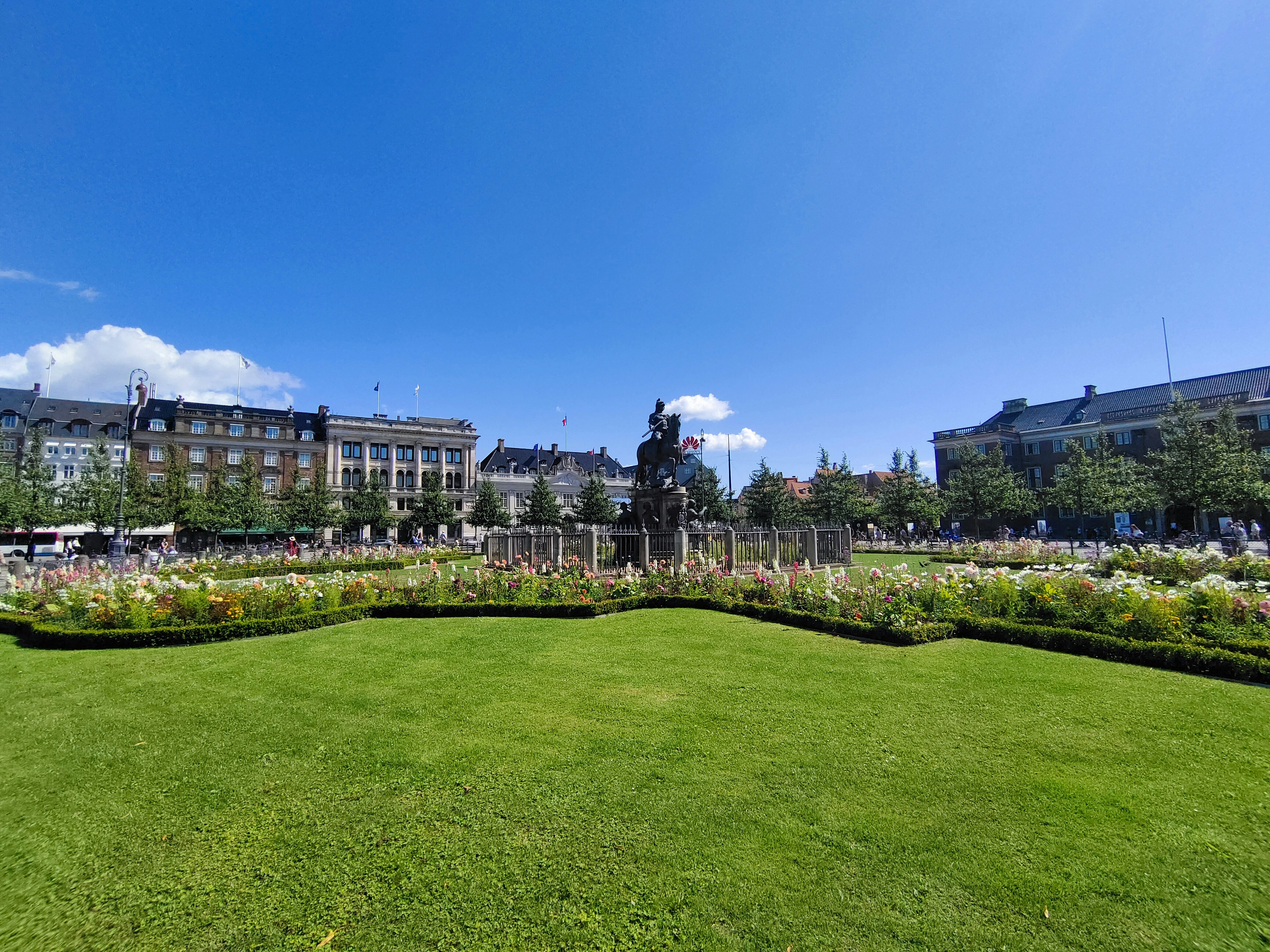 Photo by joshimilestoner