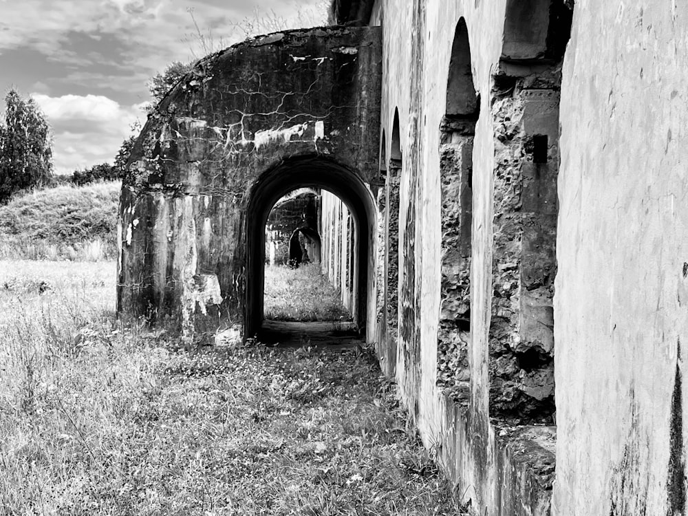 a black and white photo of an old building