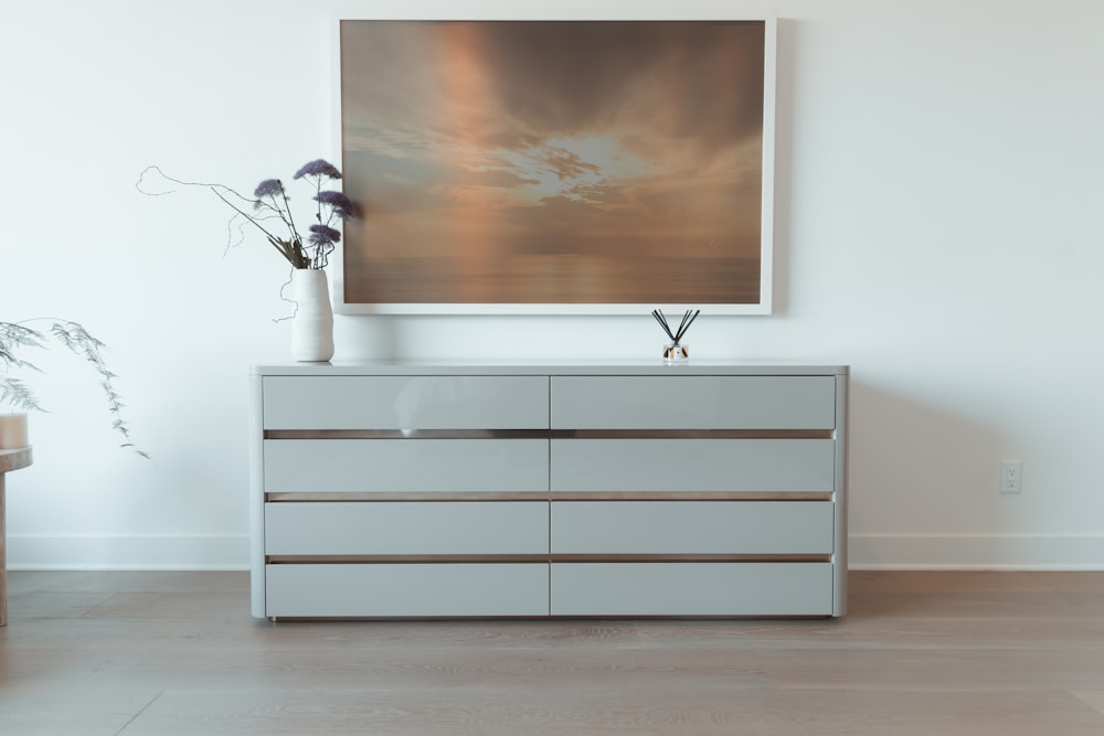 Sleek and Functional Contemporary Bedroom Dressers
