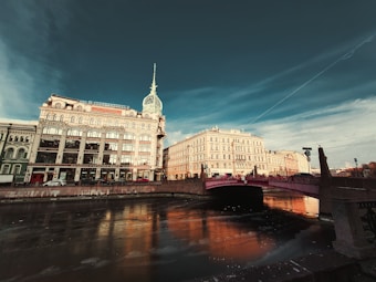 Photo 1690398162838 74d8b25a11b8?q=85&w=340&h=340&fit=crop