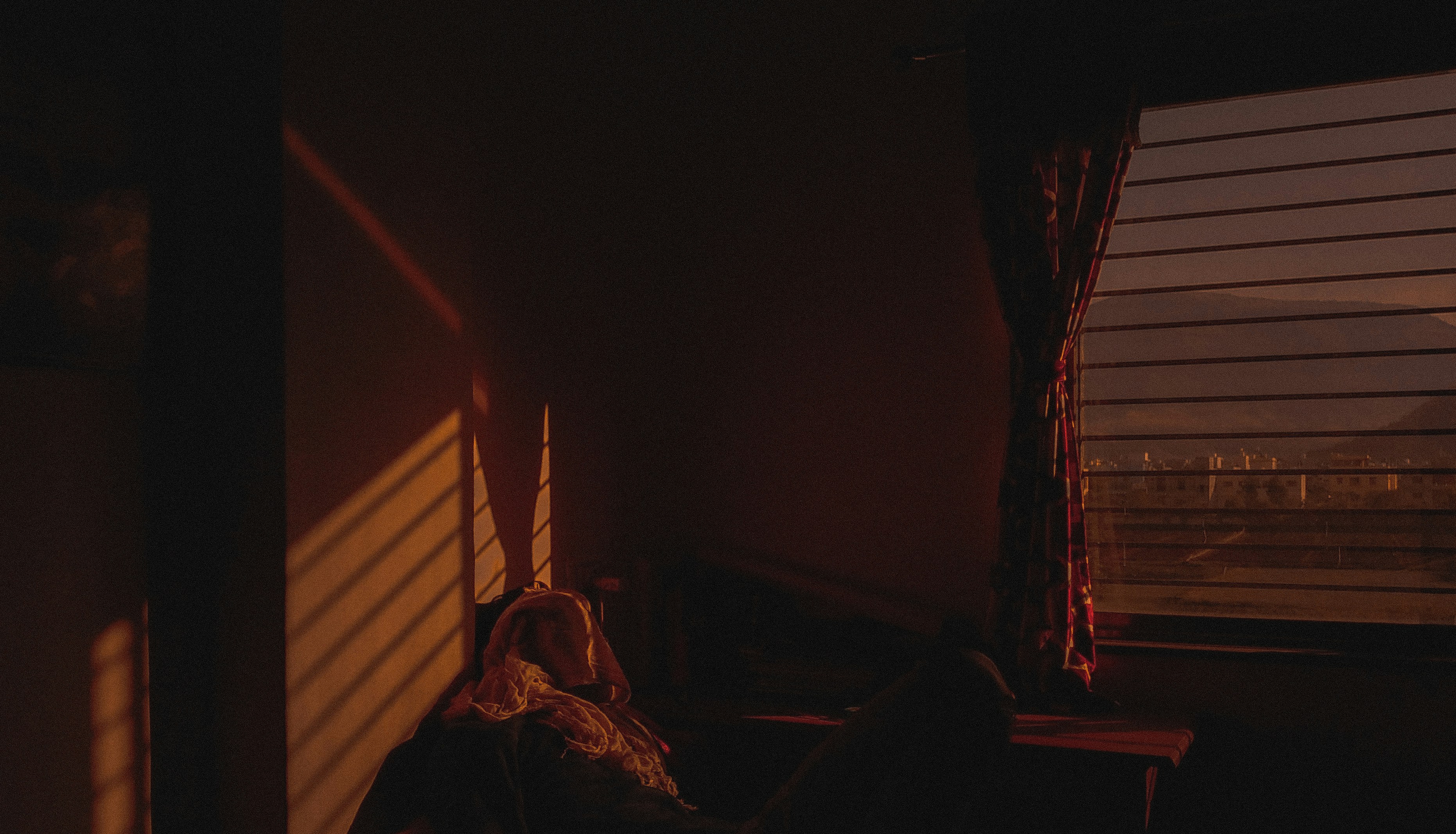 التوازن بين الراحة والعمل: أهمية الفترات الاستراحة