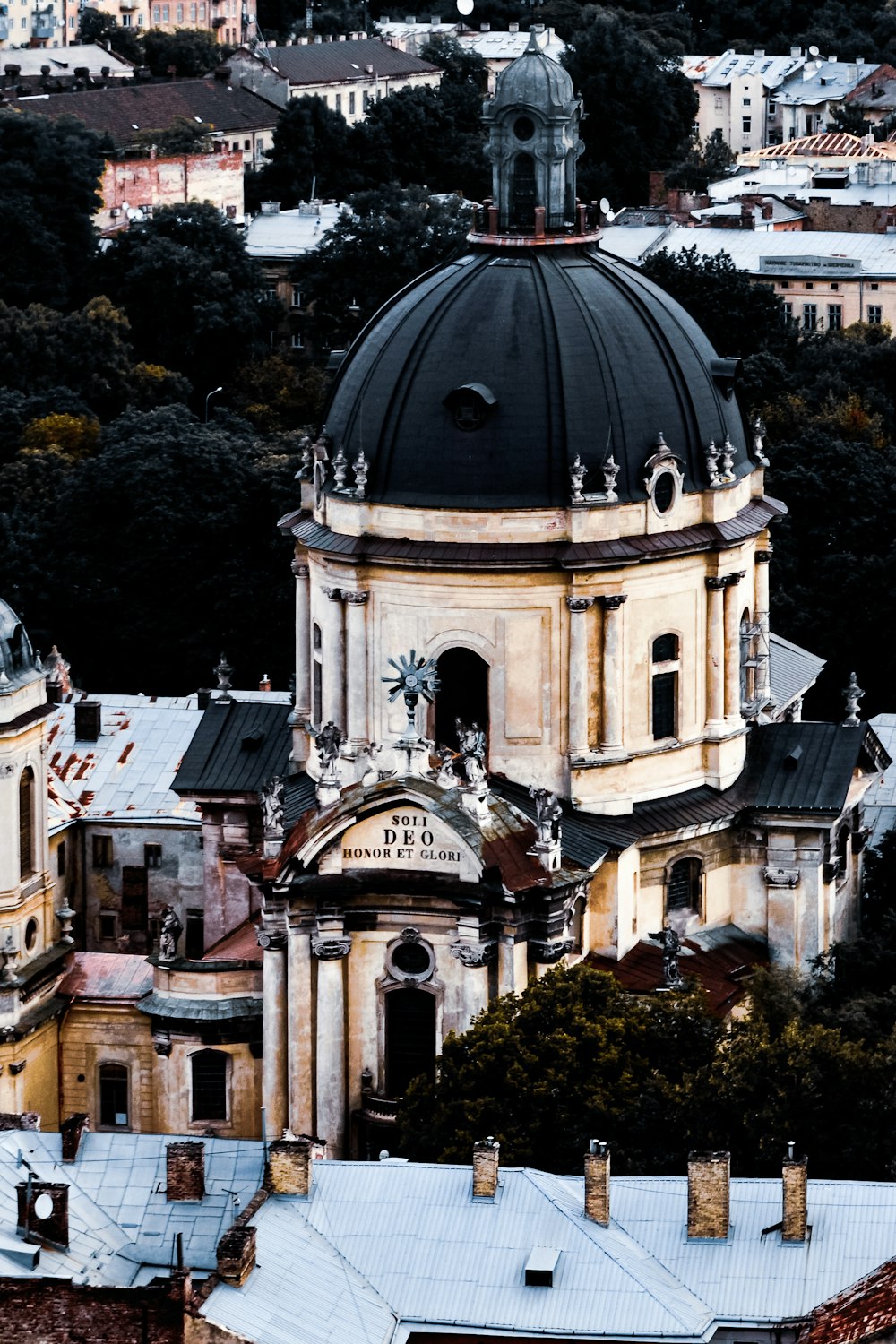 a large building with a dome on top of it