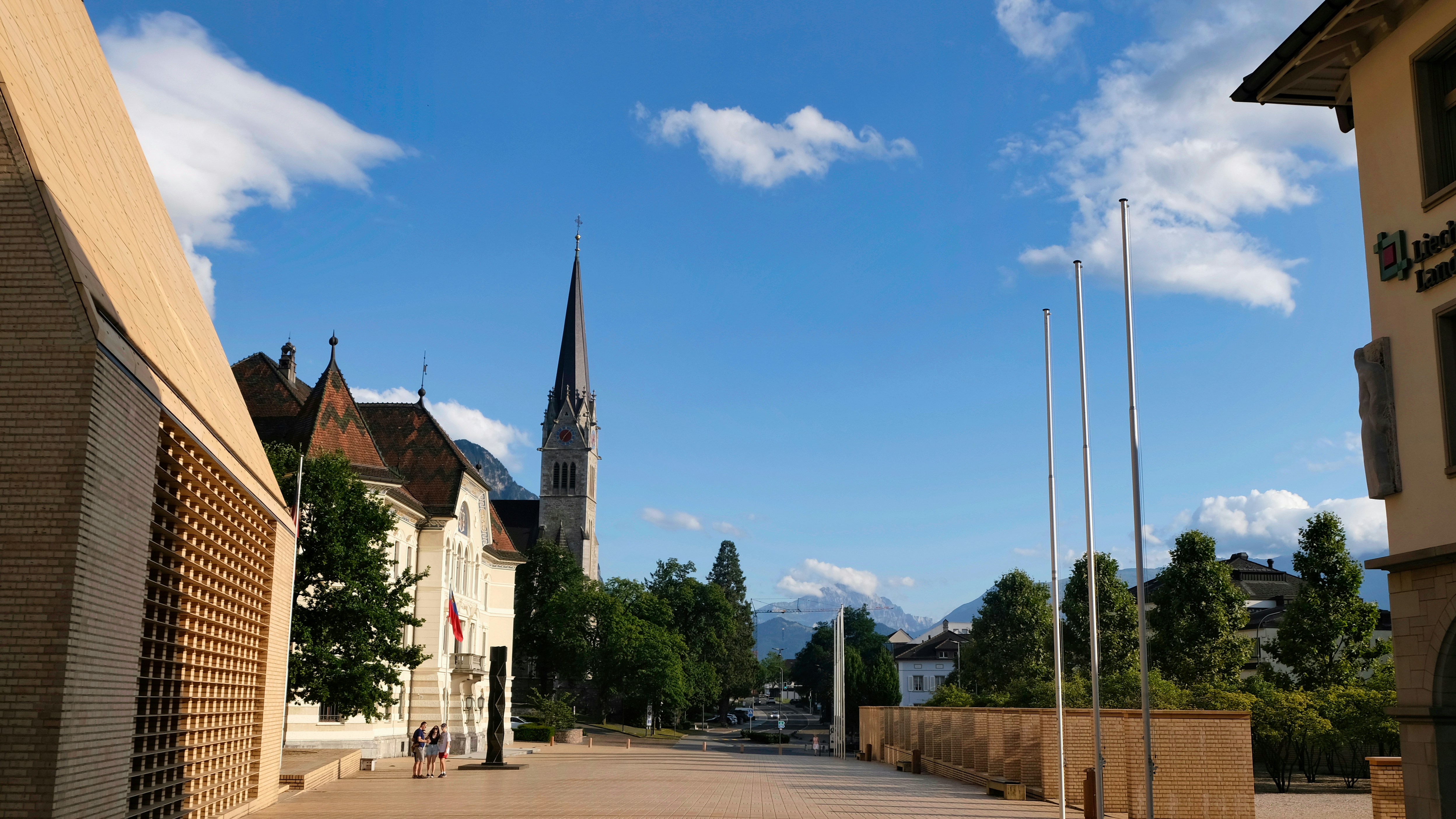 Liechtenstein EES April 2026 Update: Why biometric entry is mandatory starting April 10.