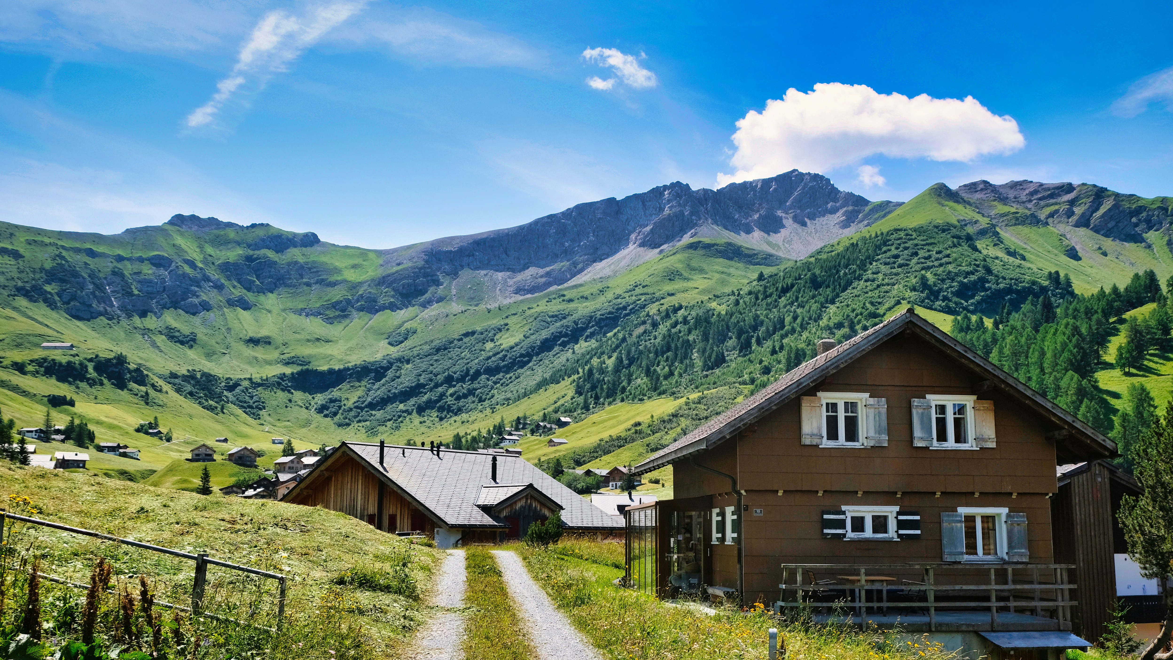 Photo by etienneflorent