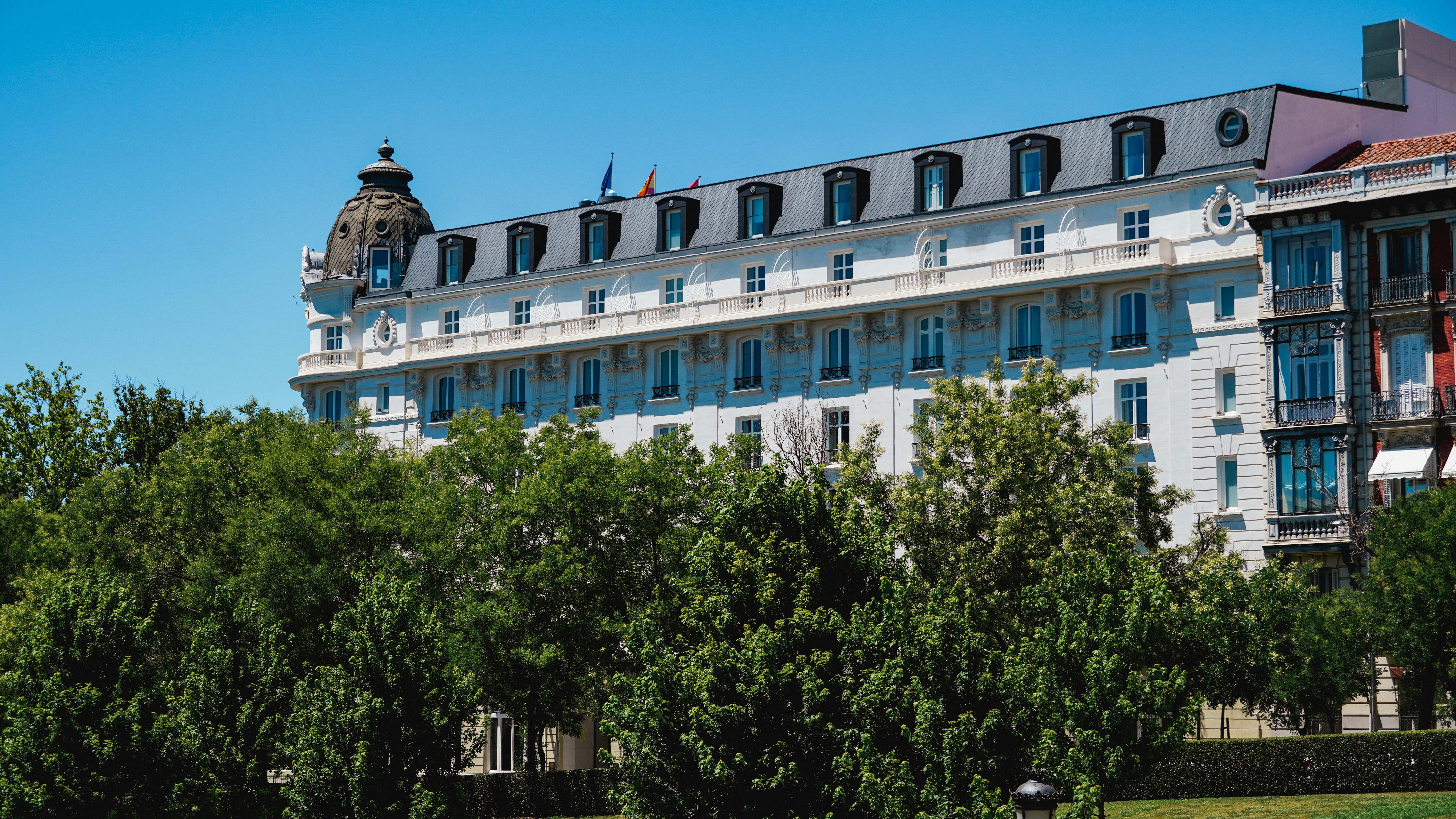 Photo by adrianvalverdem