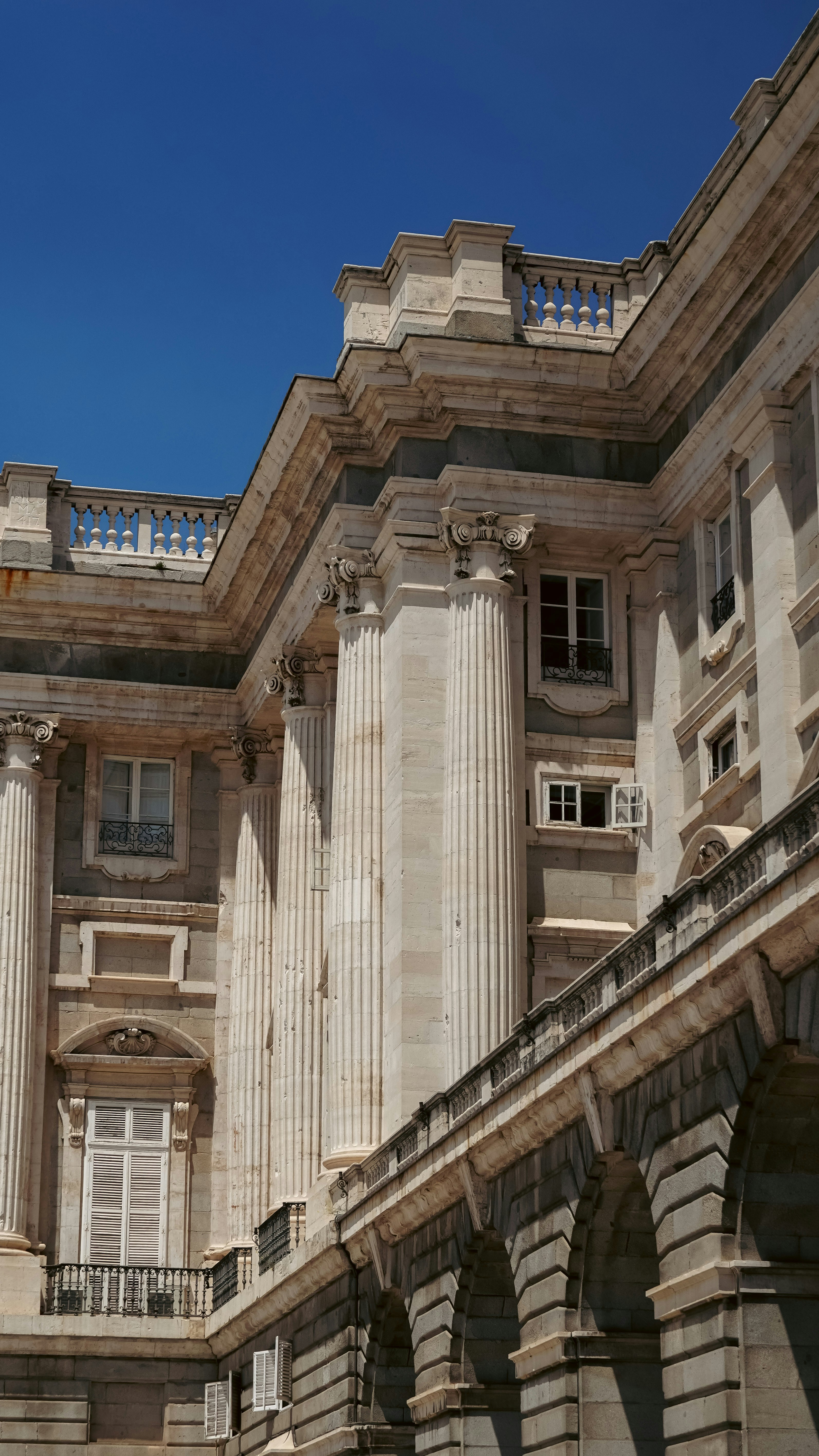 Photo by adrianvalverdem