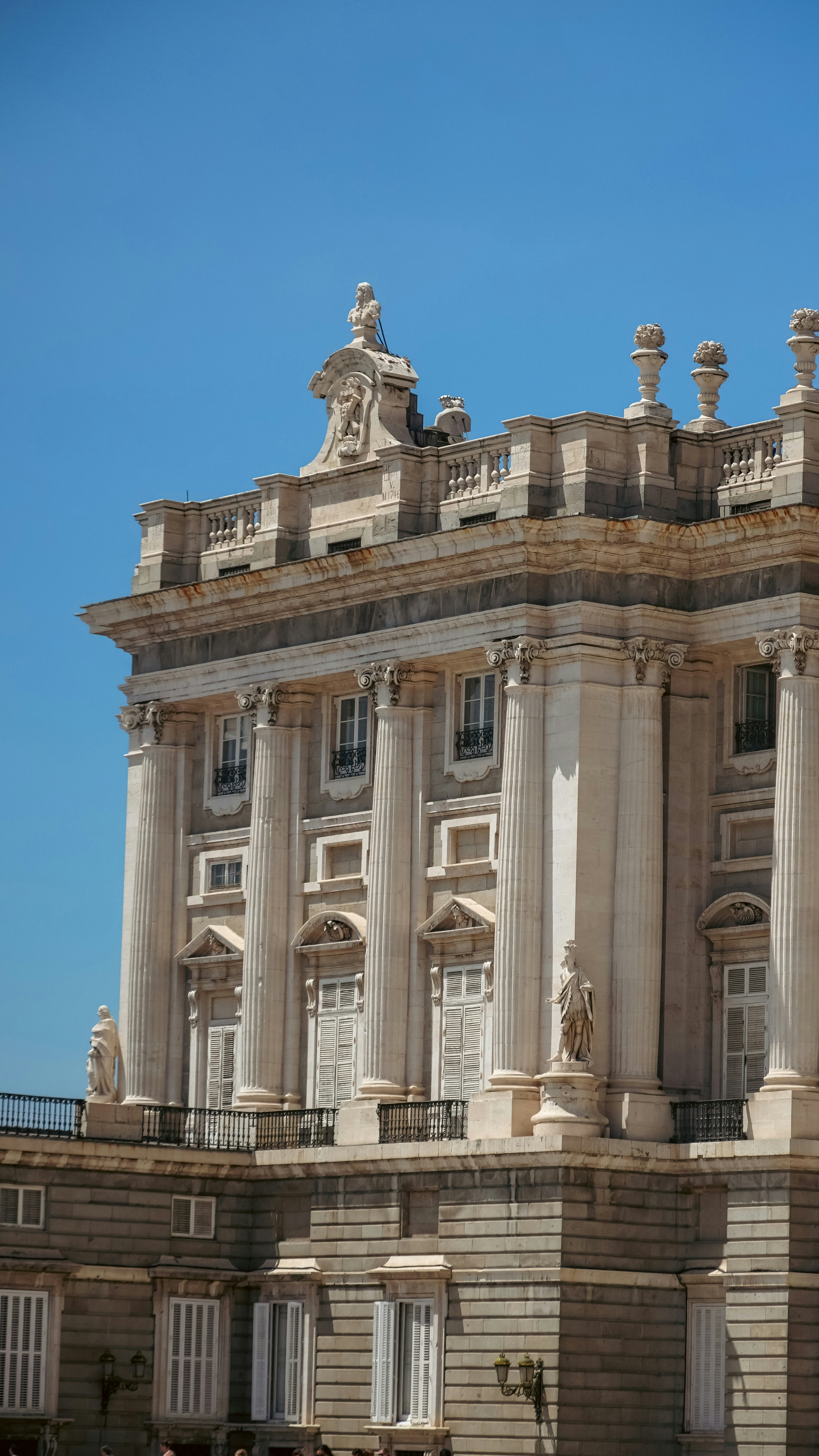 Photo by adrianvalverdem