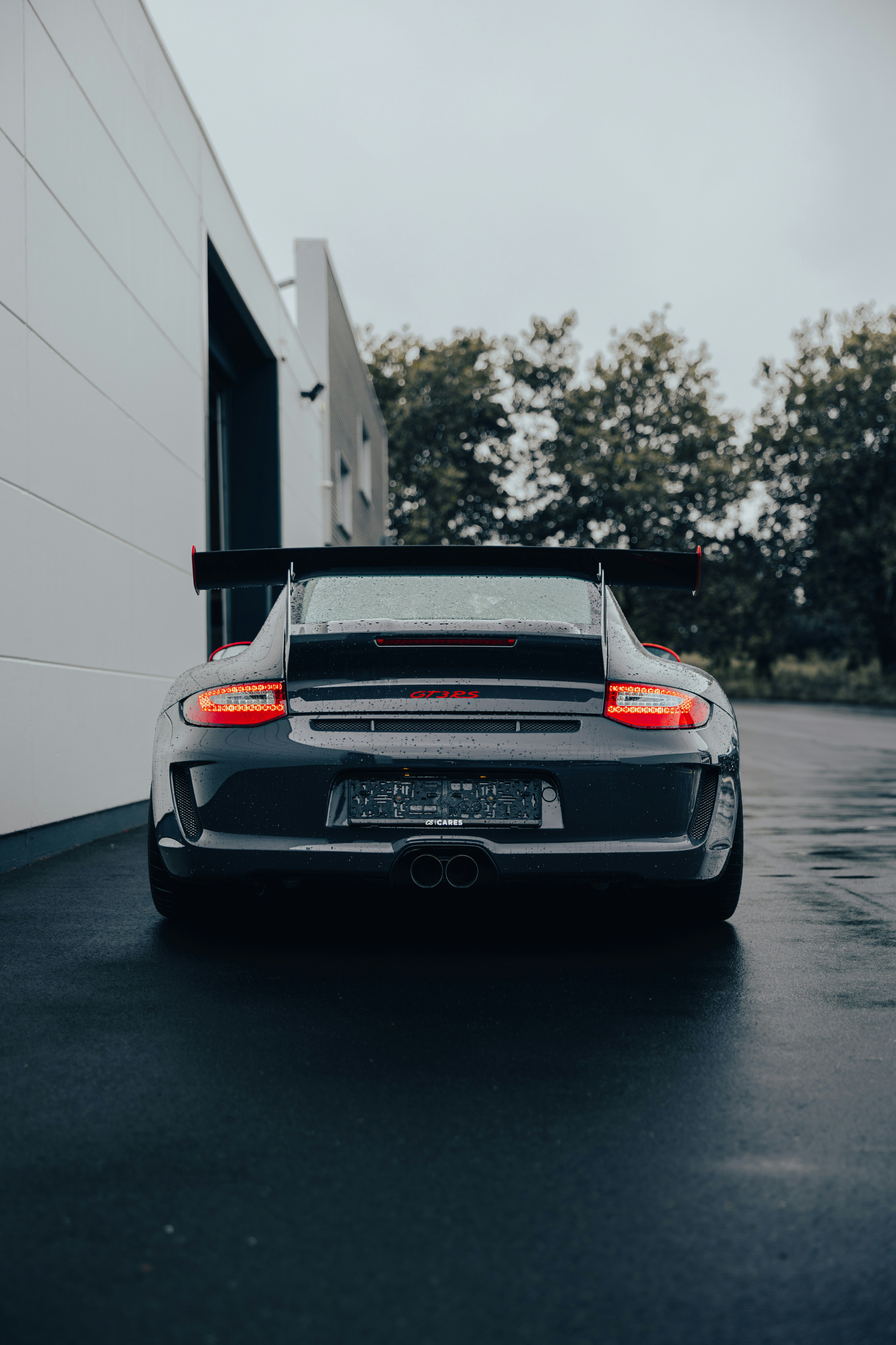 Photo by lorenzohamers