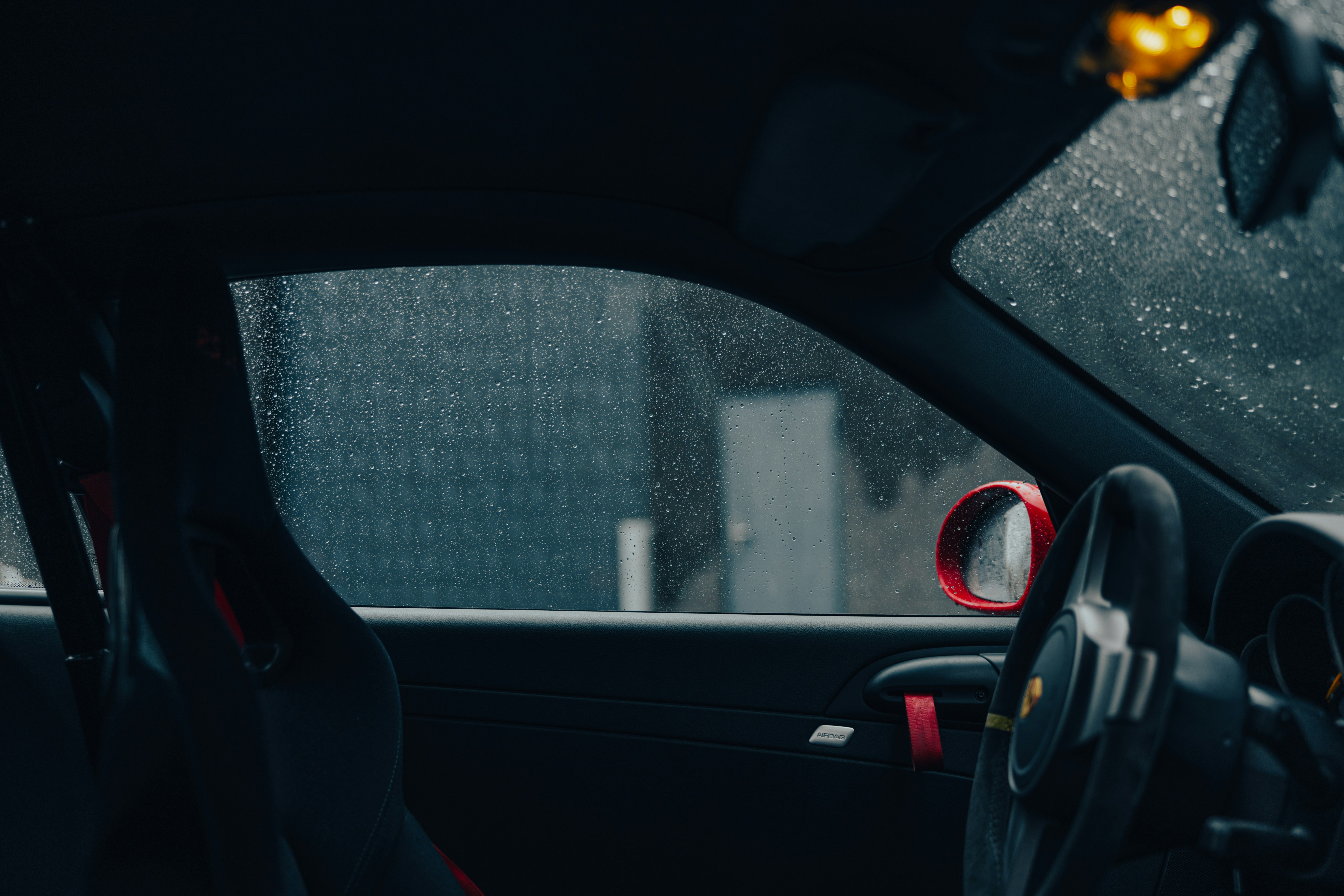 Photo by lorenzohamers