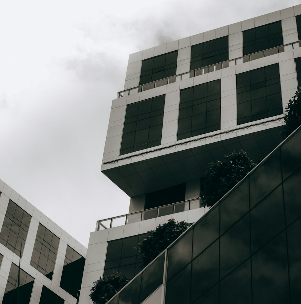 a black and white photo of a tall building