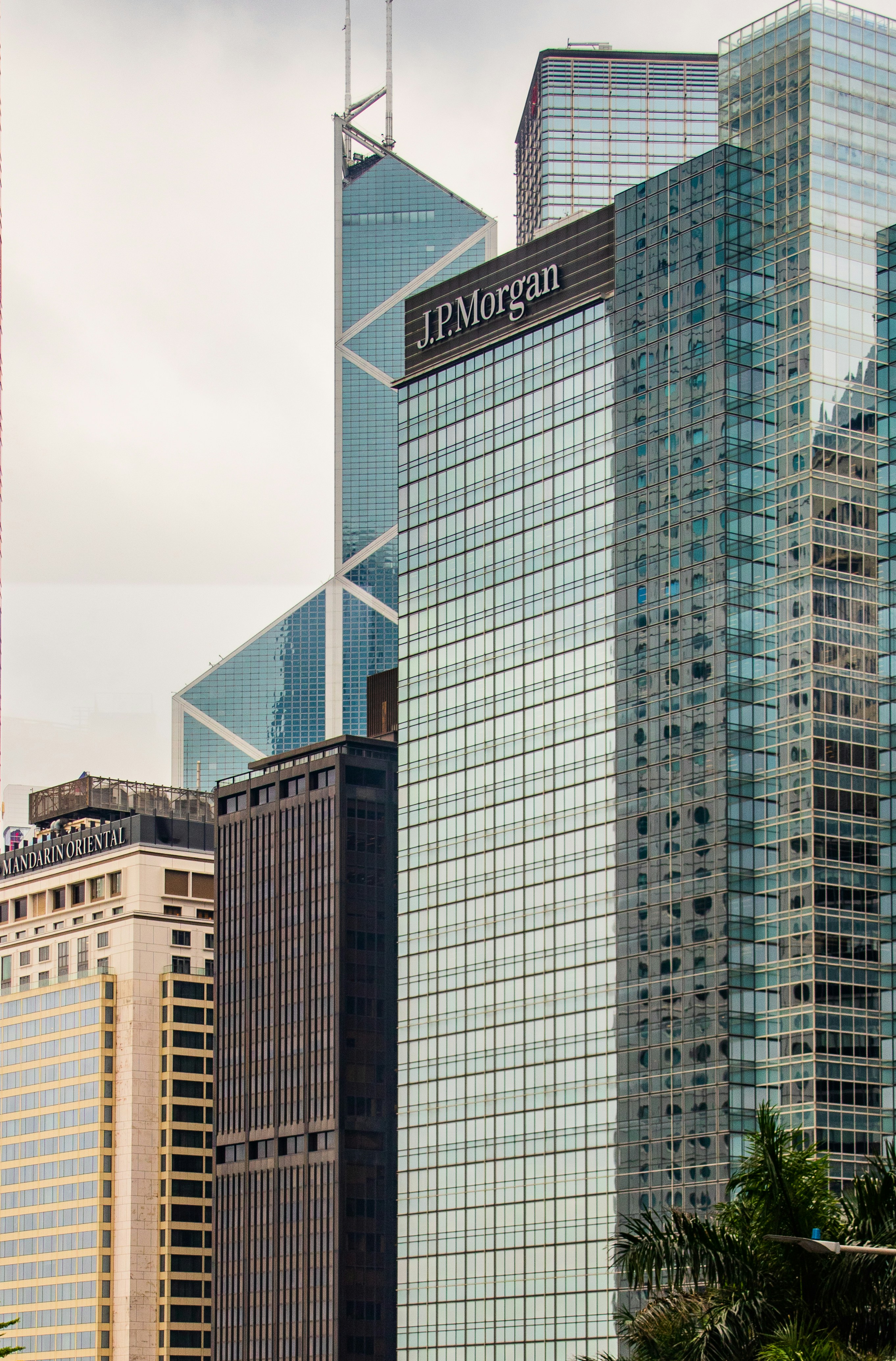 Citigroup Maintains Neutral on Helmerich & Payne, Raises Price Target to $26