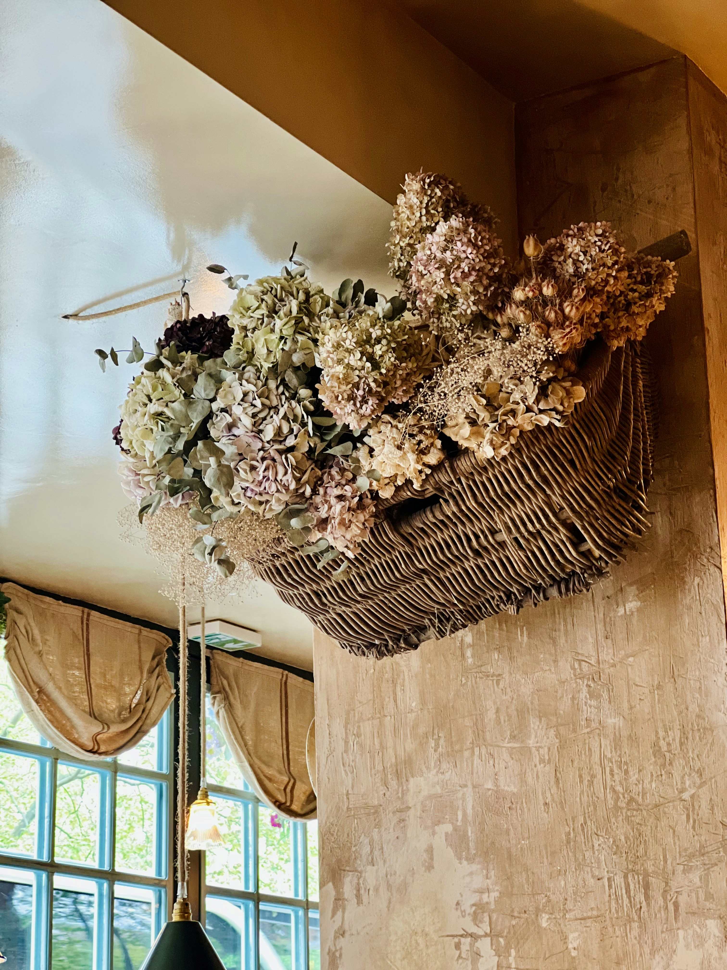 5 Dried Flower Arrangements Perfect for Lakehouse Decor