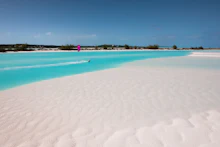 Turquoise water on a Bahamian beach