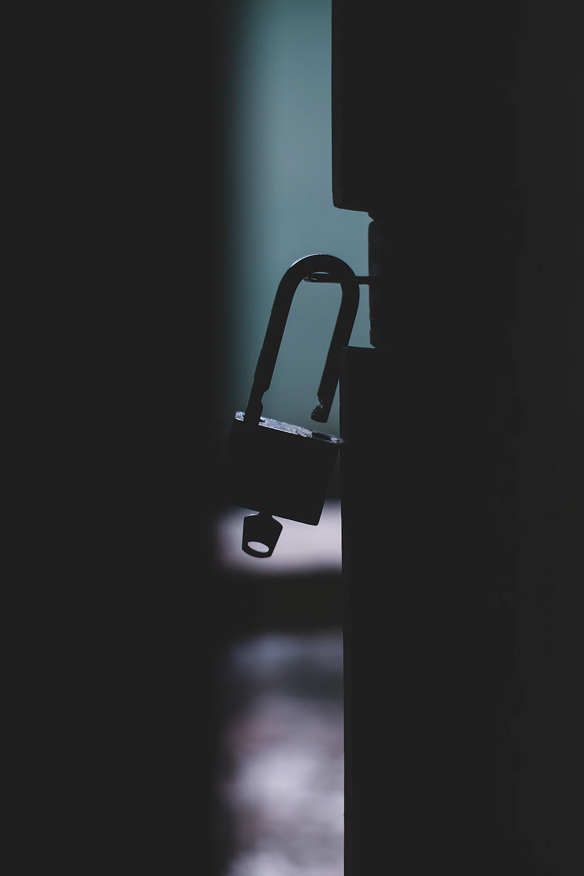 Gagang pintu hitam putih