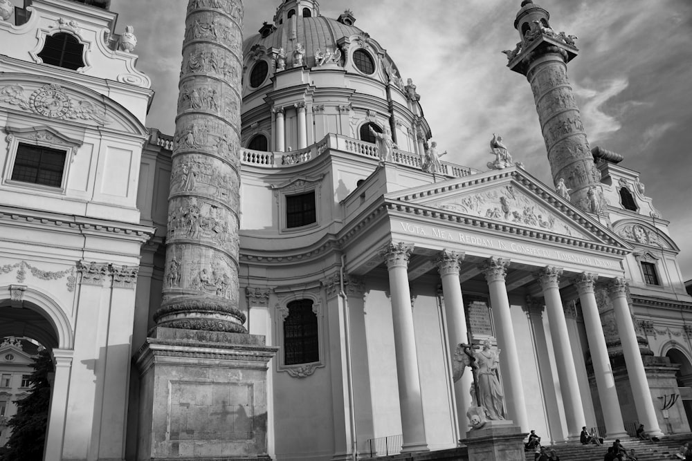 a black and white photo of a large building