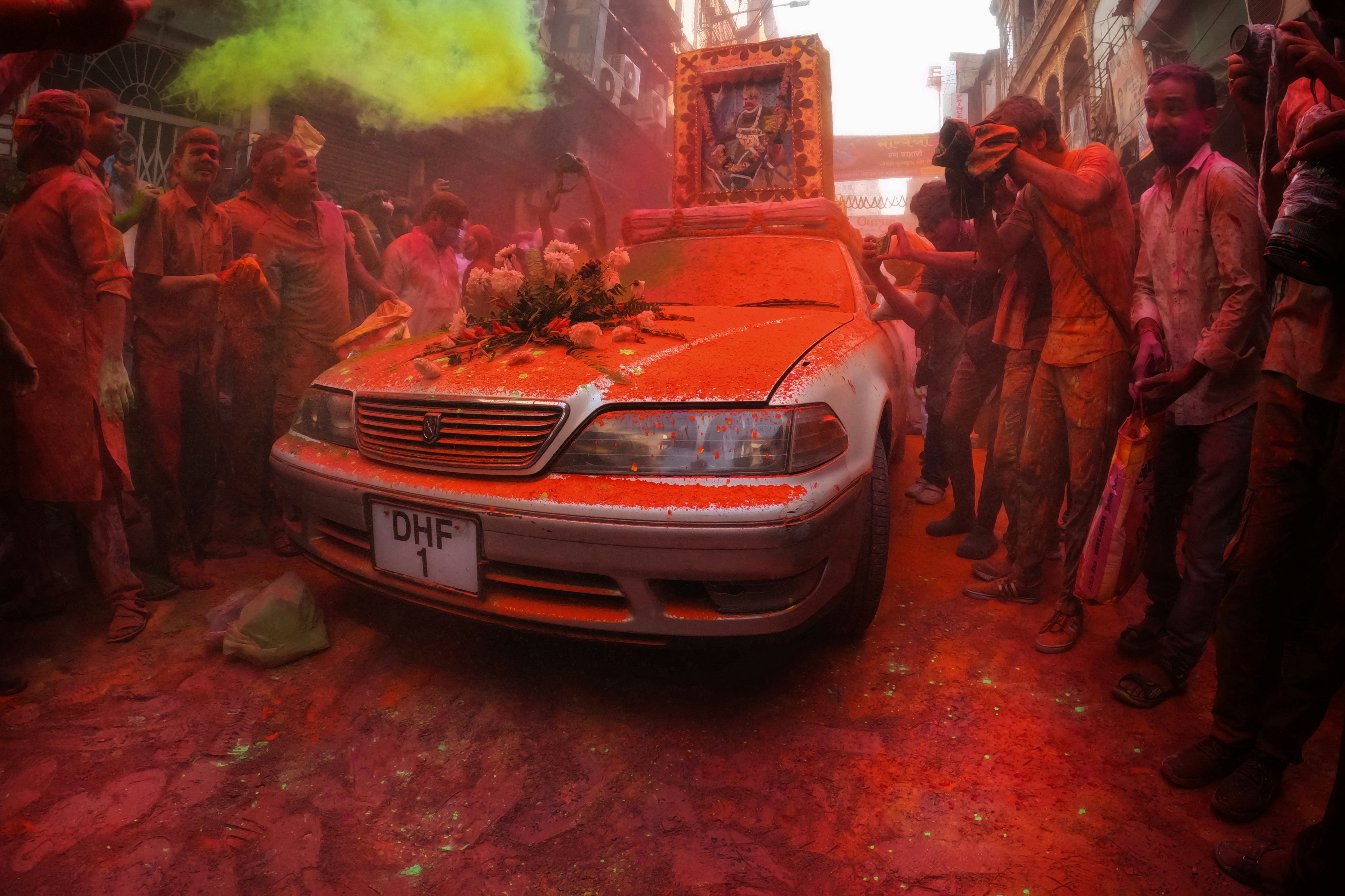 gritty cars, Mad Max wallpaper, post-apocalyptic vehicles, dystopian landscapes, ilustrasi artikel Post-Apocalyptic Mad Max Style Car Wallpapers 7