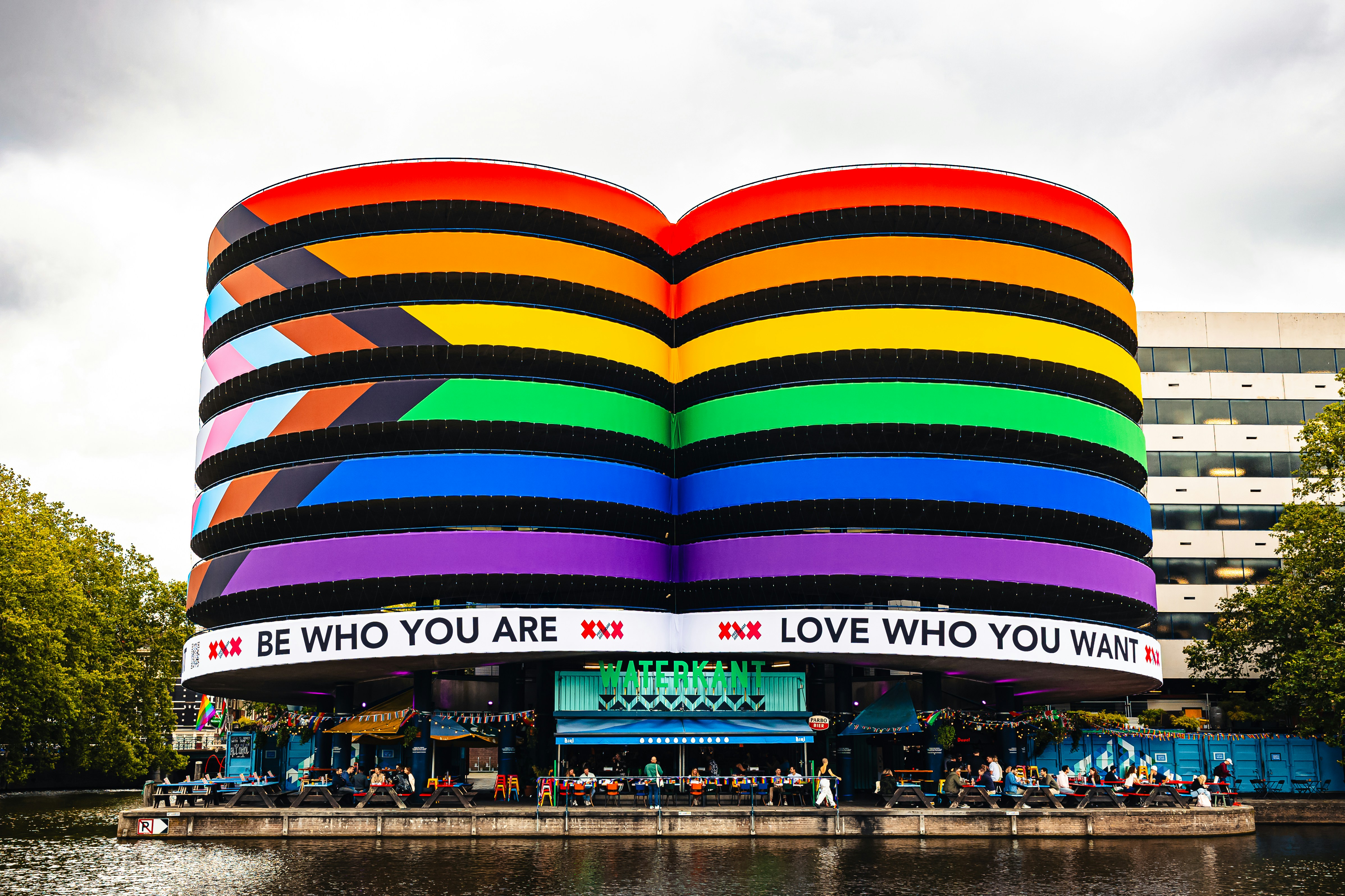 Charming Canals and Natural Beauty