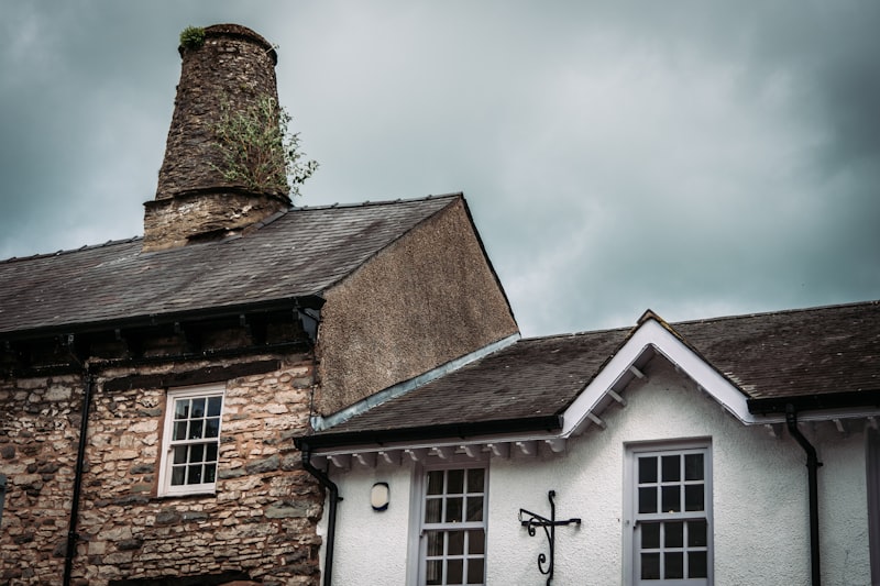 Village inn with brewery under the Old Man of Coniston