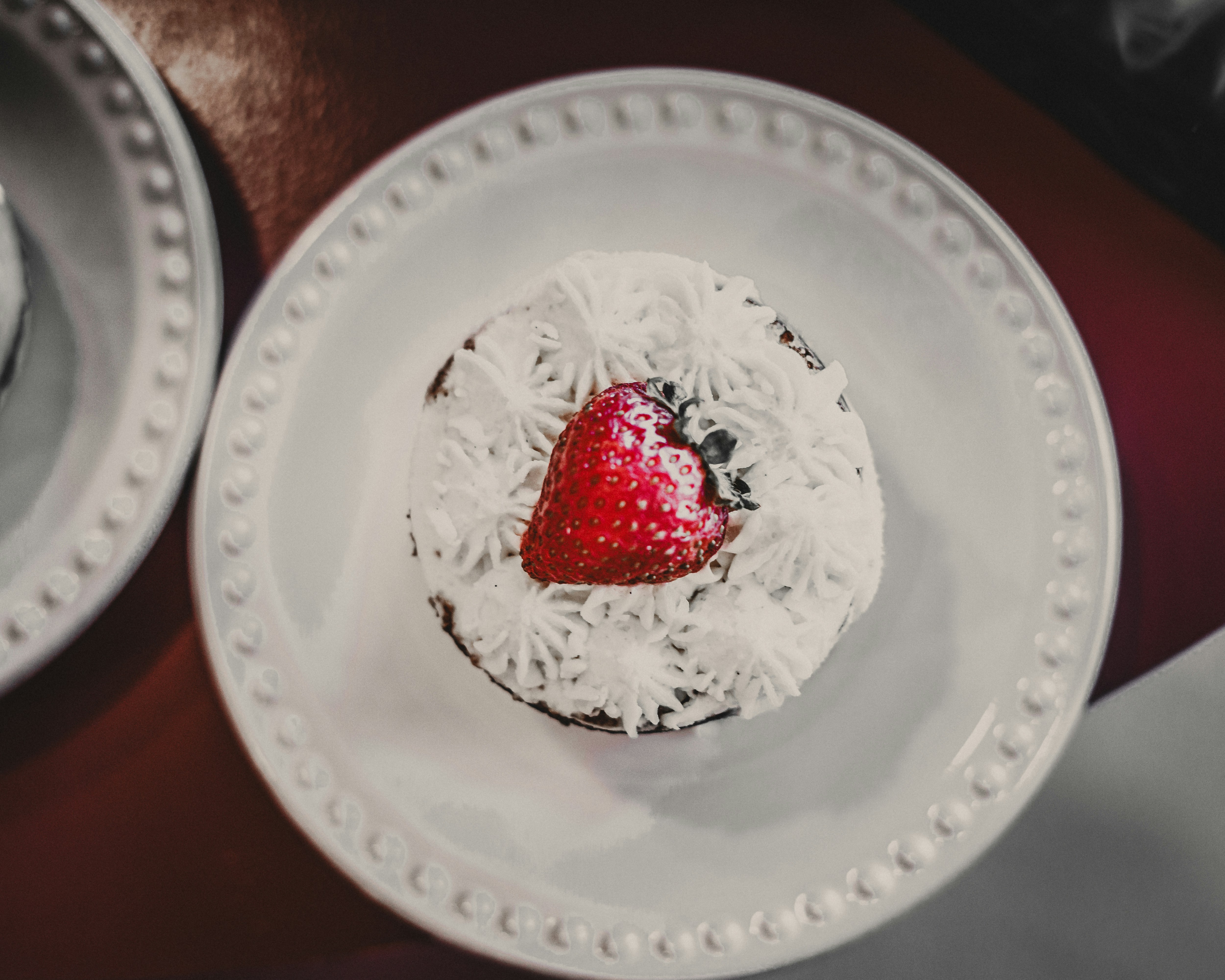 9 Cake Decorating Strategies for Visual Storytelling Desserts