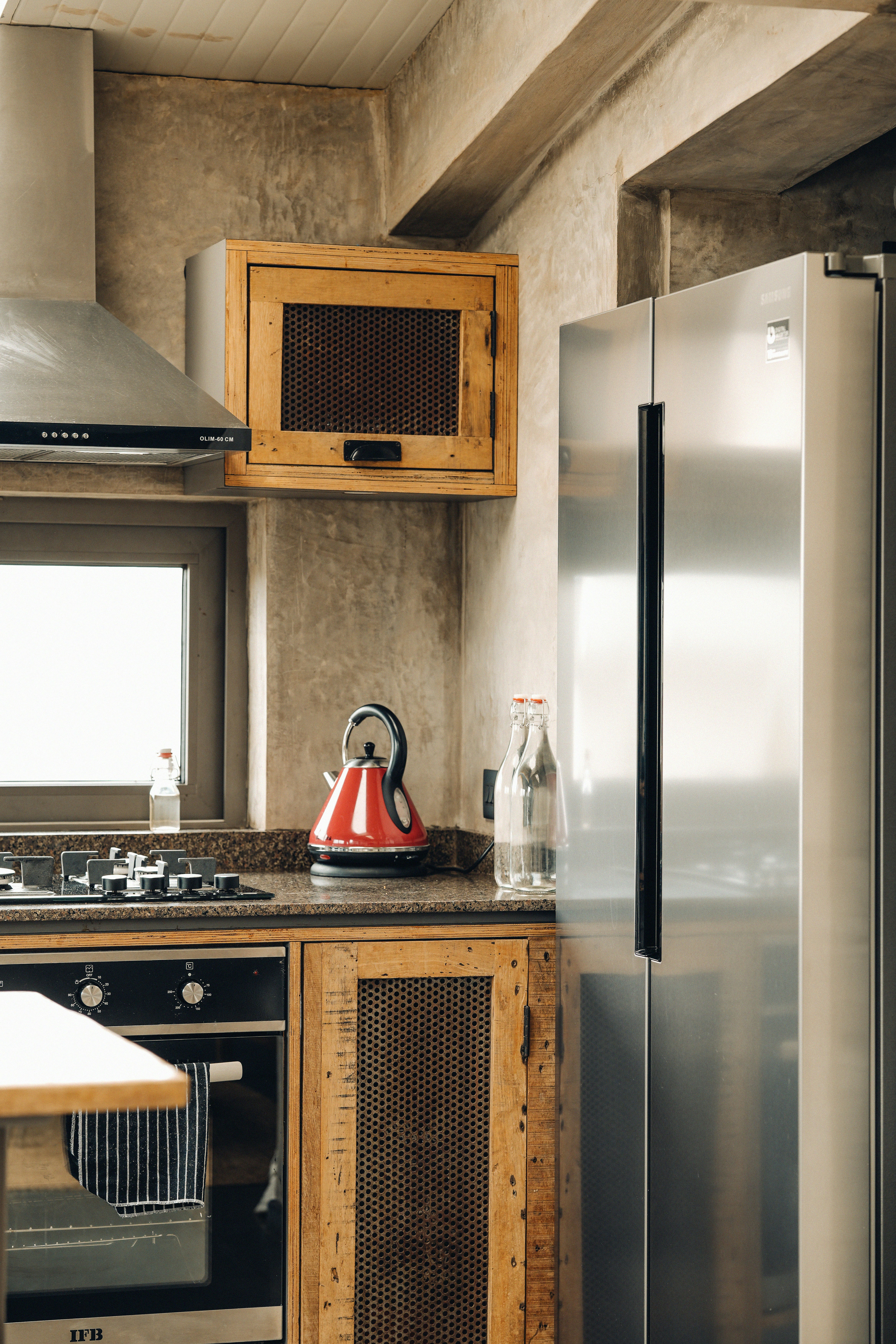 Designing the Hybrid Italian Kitchen for Makers & Micro‑Shops — 2026 Trends and Strategies