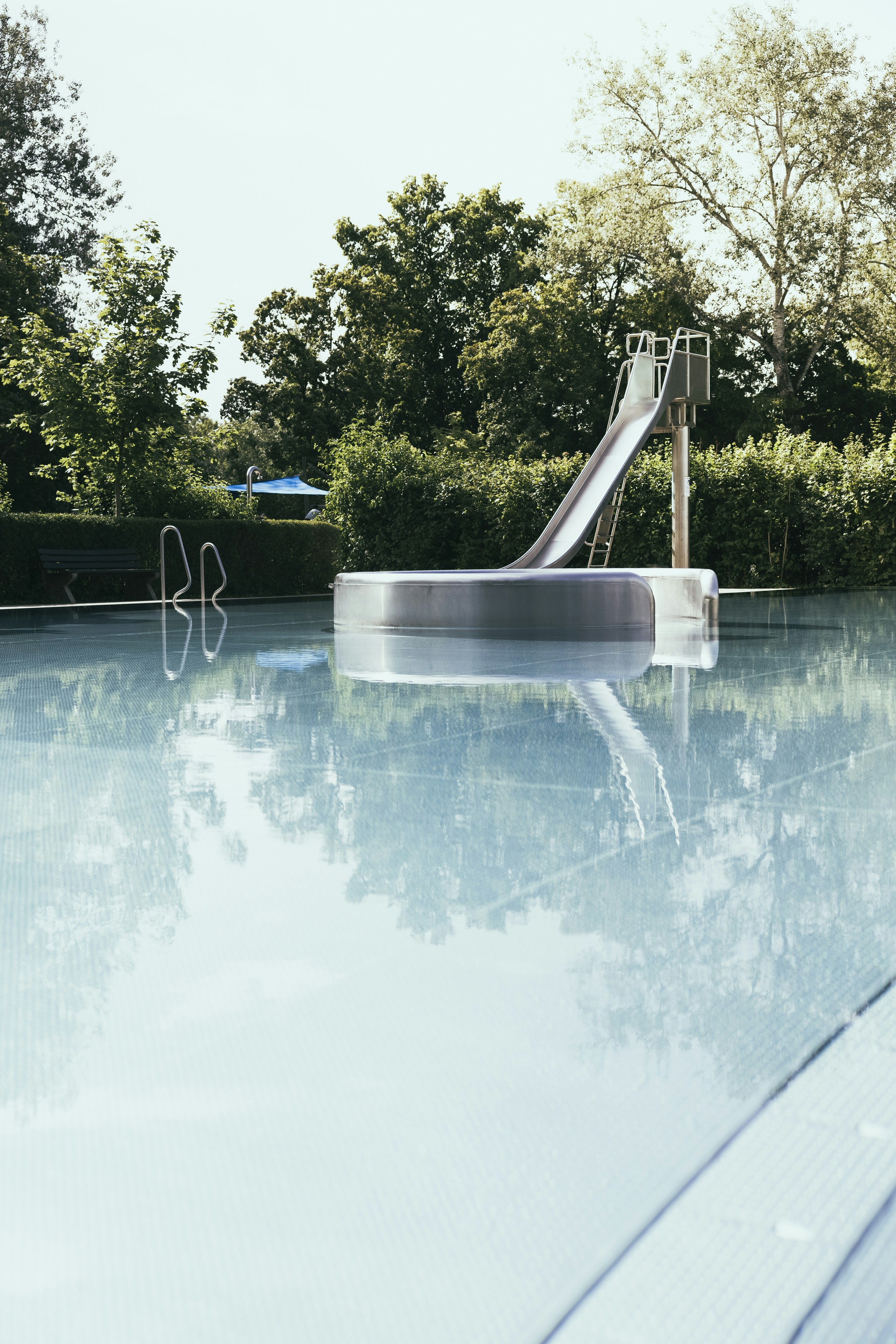 How To Style Your Backyard With Glass Pool Fencing