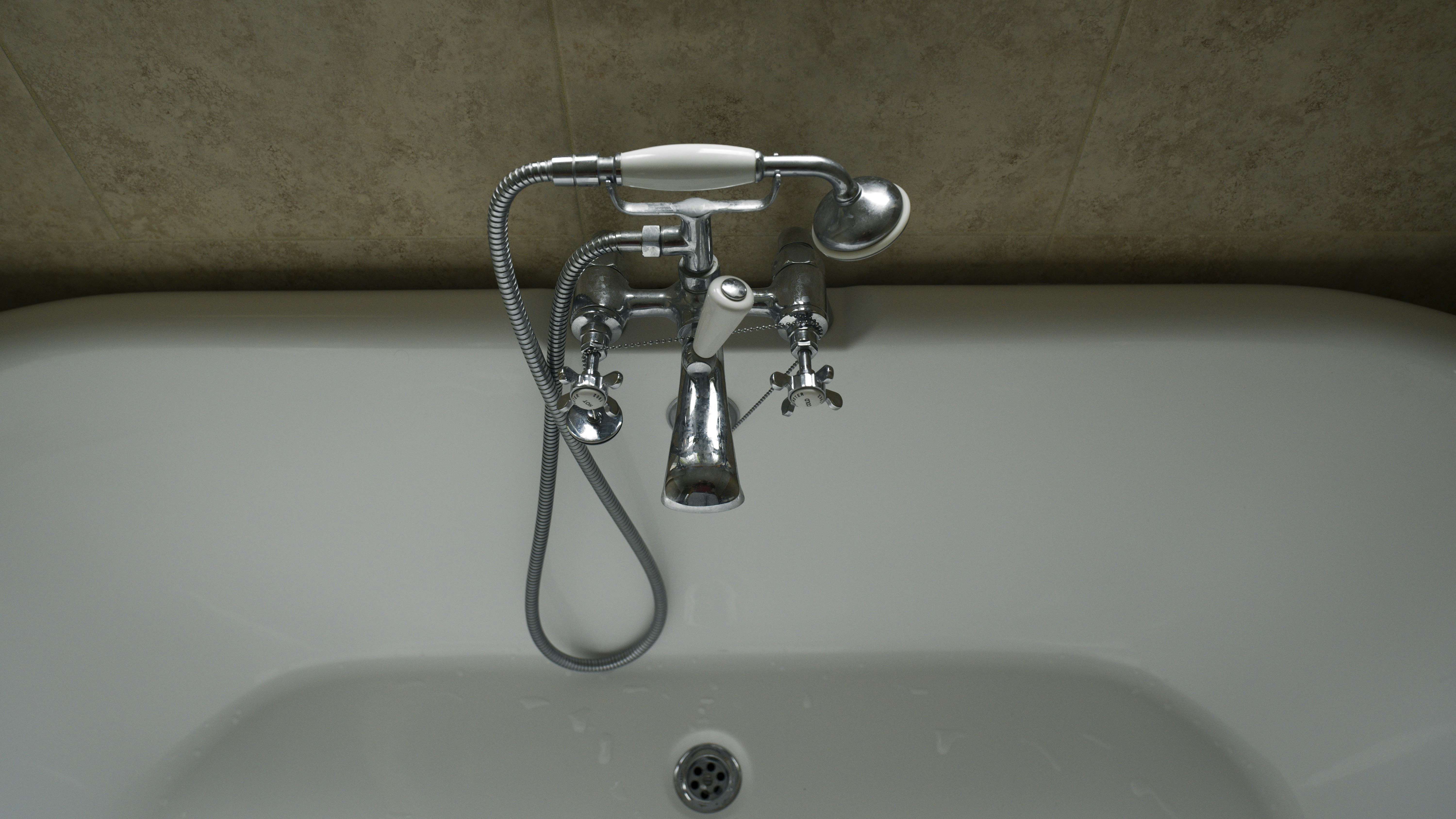 Revolutionizing Bathroom Fixtures: The Mod...