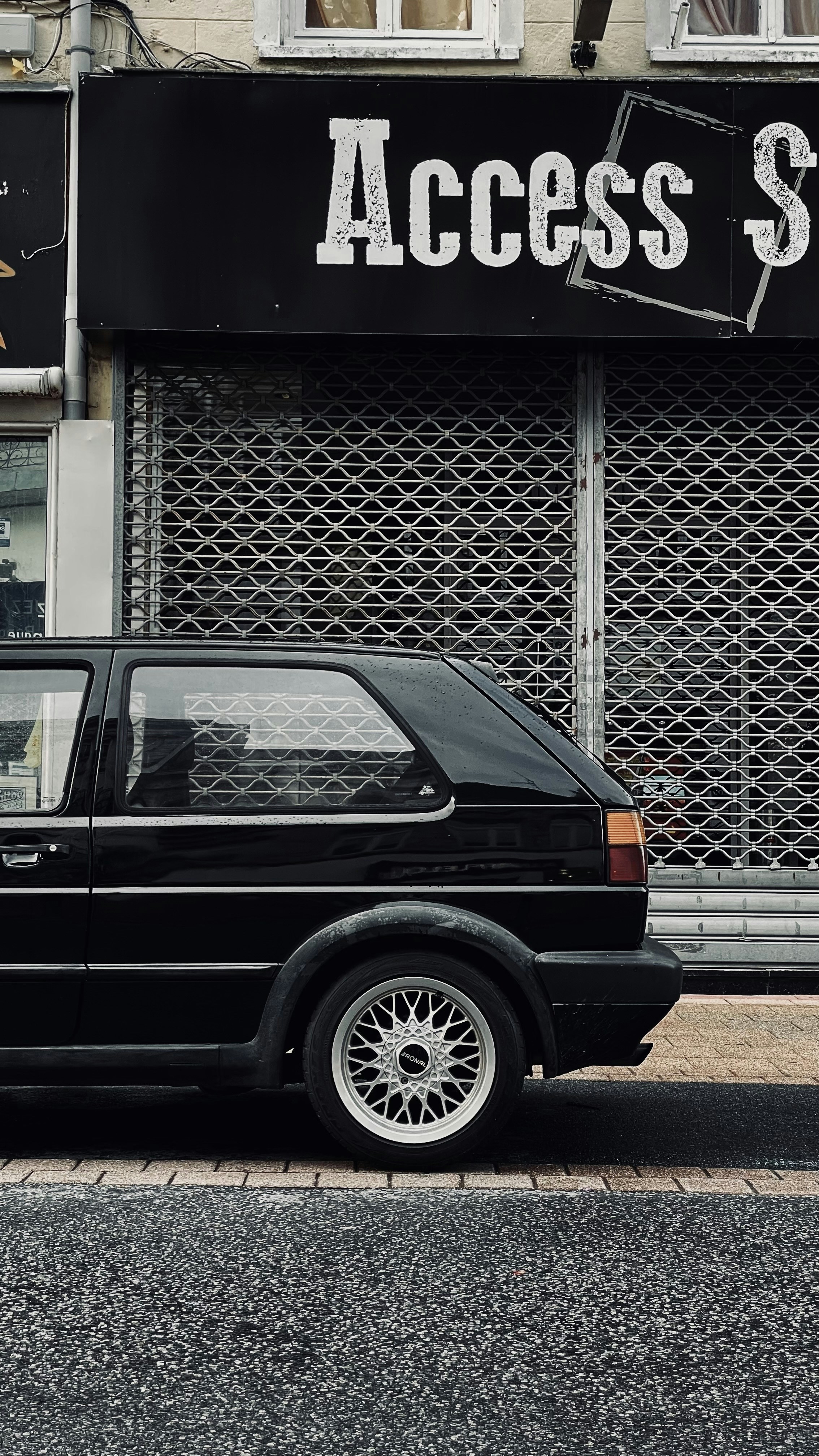 Photo by thomascateau