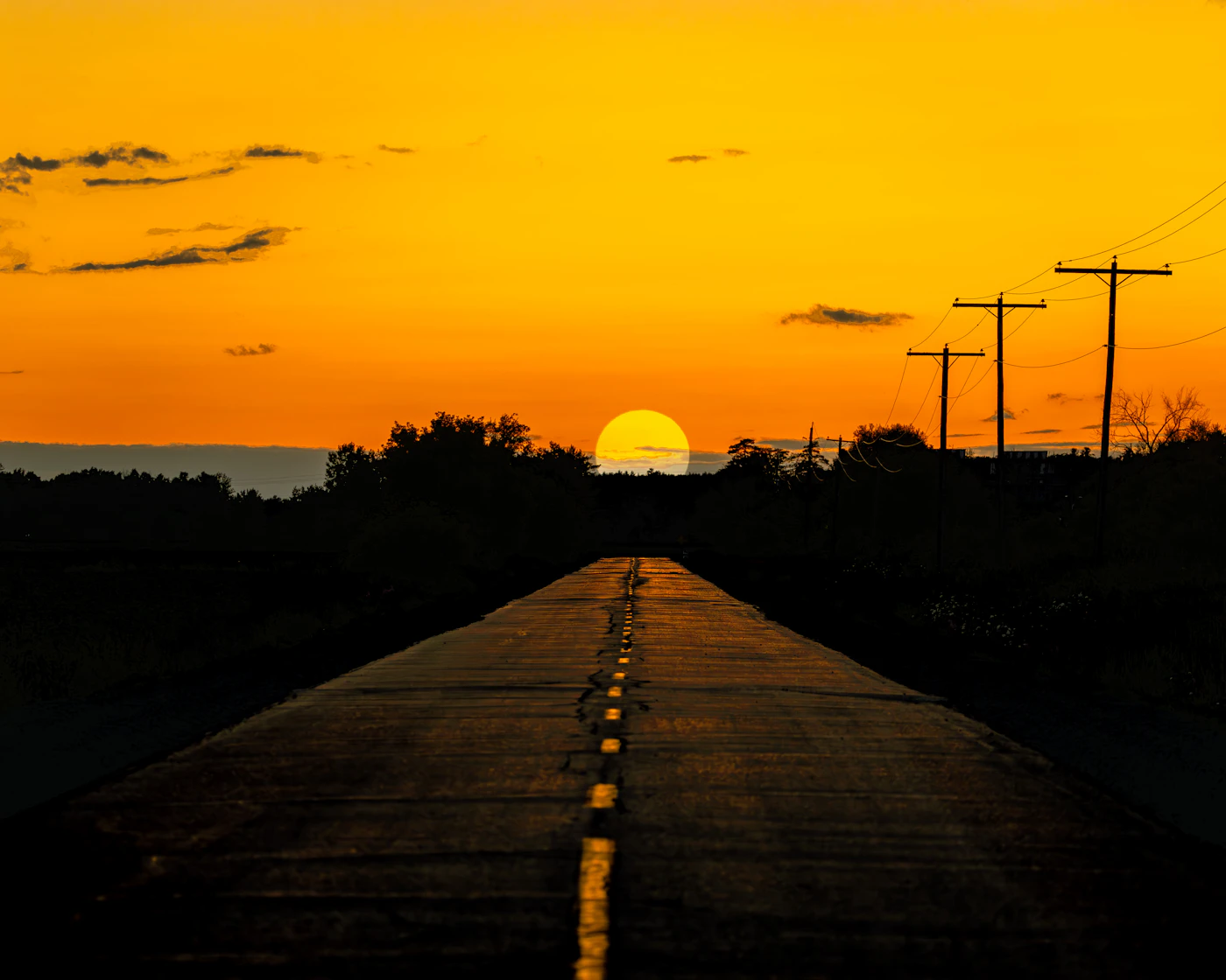 An open road to the horizon, the shape of a lifetime promise