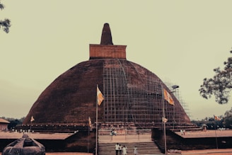 a large building with a large dome on top of it