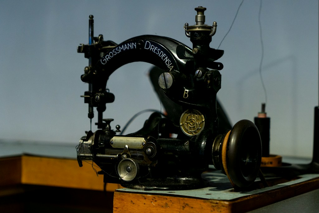 Lockstitch Machine