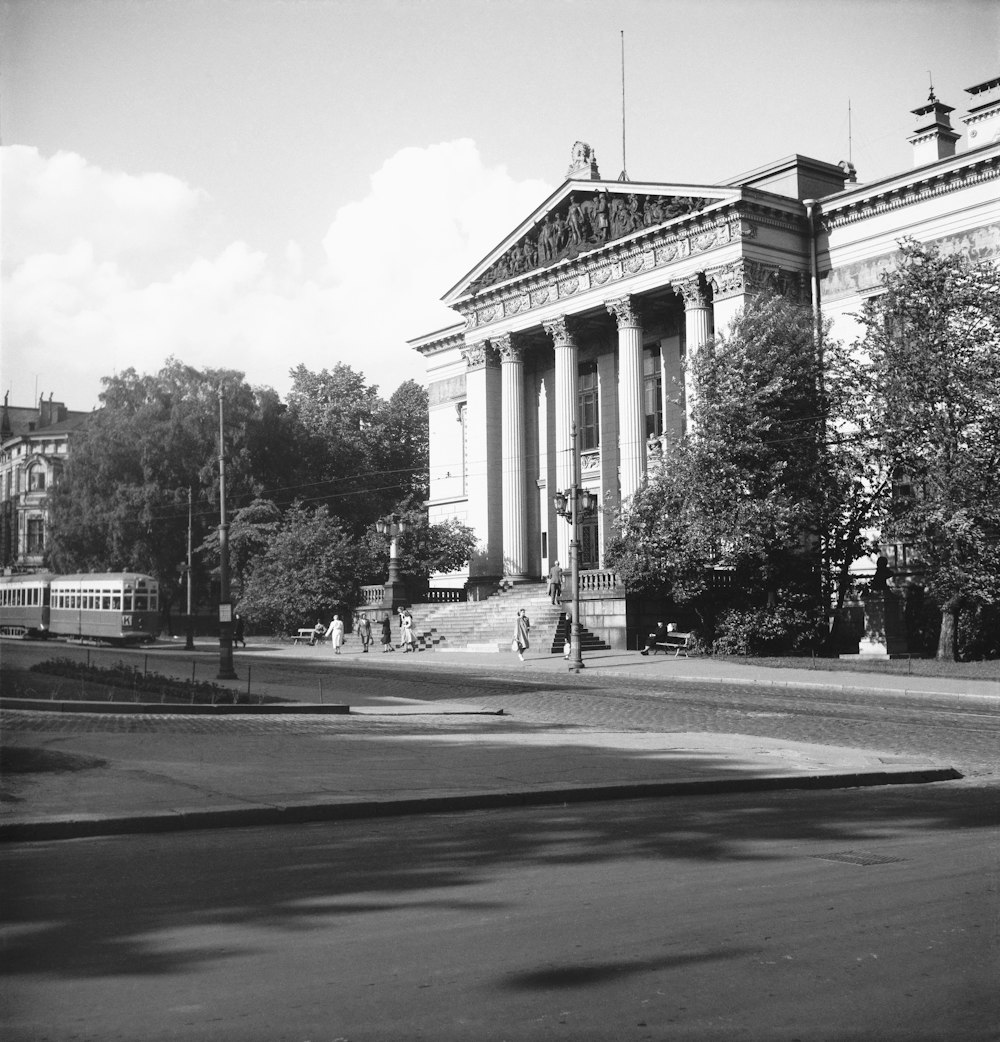 a black and white photo of a large building