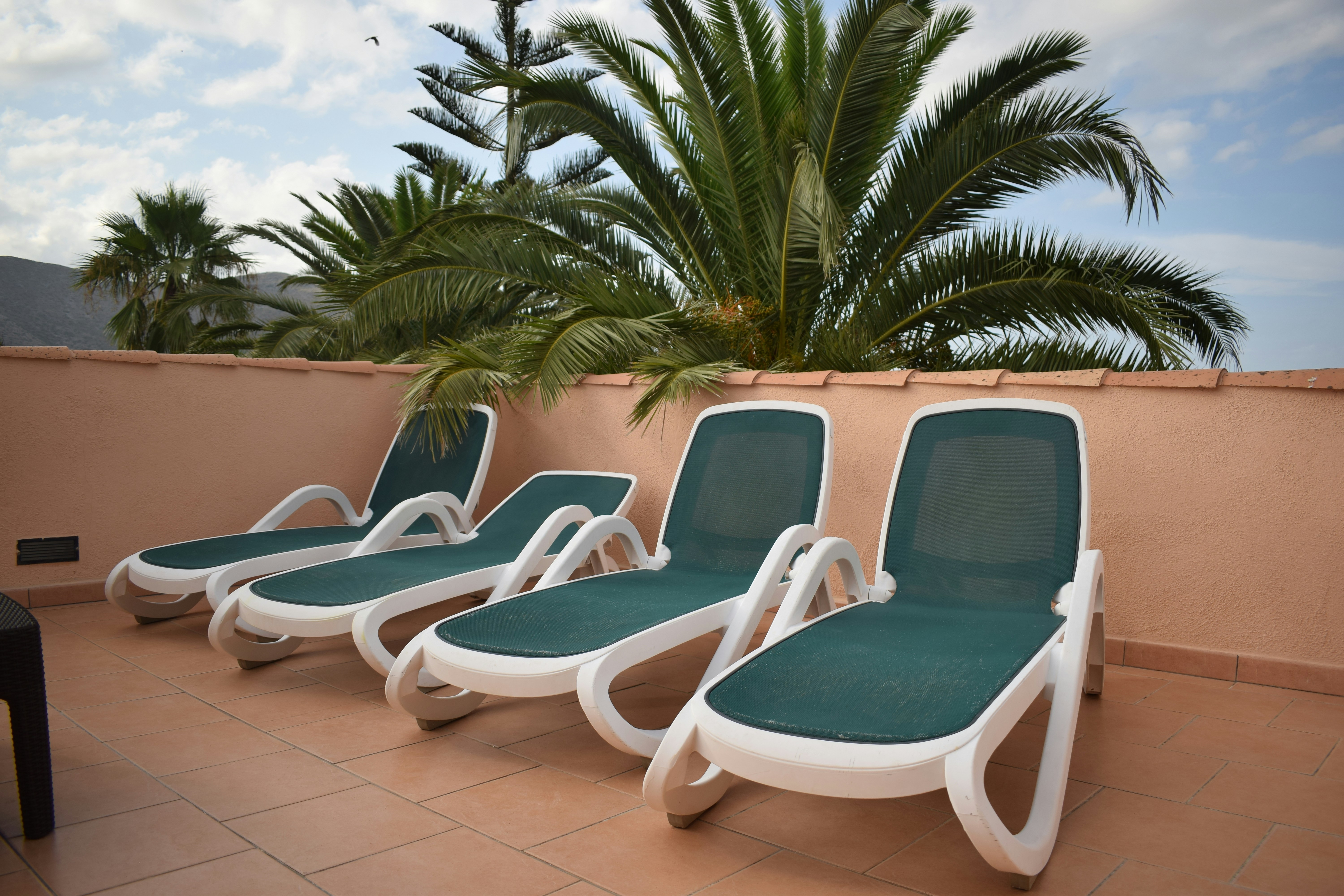 Outdoor Rattan Lounge Chair