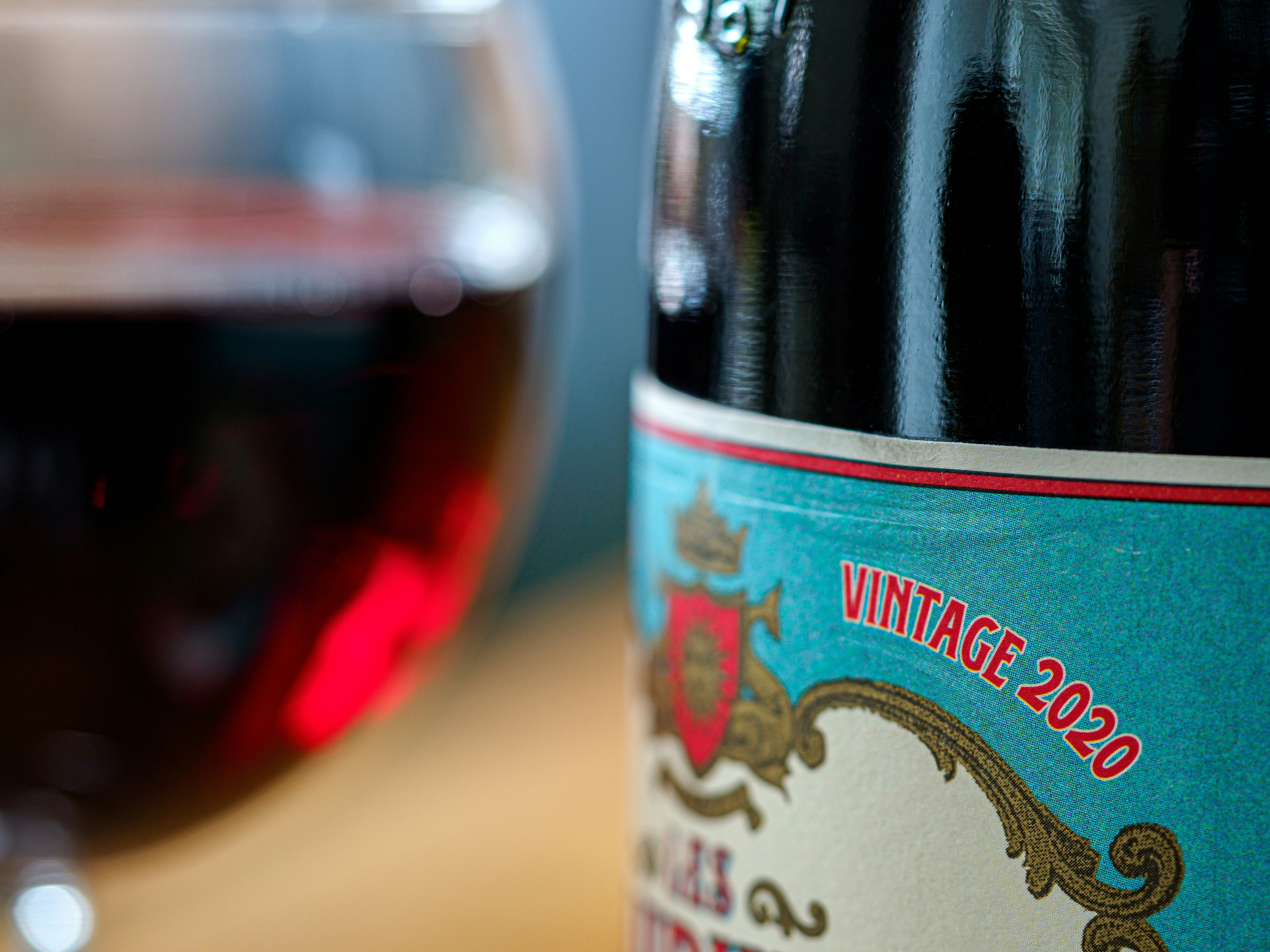 wine, red wine, alcohol, product shot, blurred background, brick, wood, bokeh, wine glass, les dauphins, cotes du rhone, grenache-syrah, french, 2020,