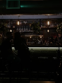 Haunted Happy Hour Bar Scen