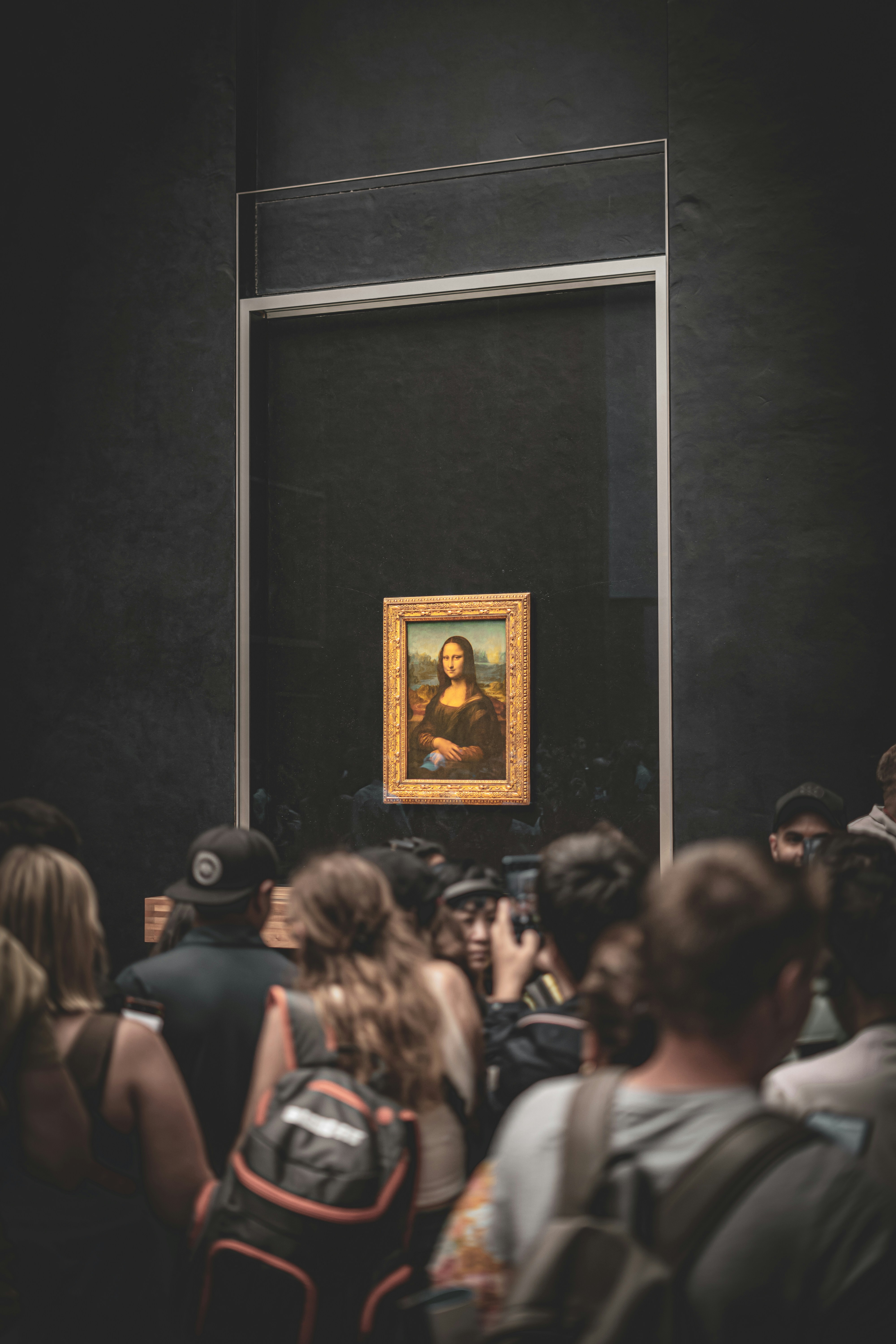 Mona Lisa in a crowded Louvre