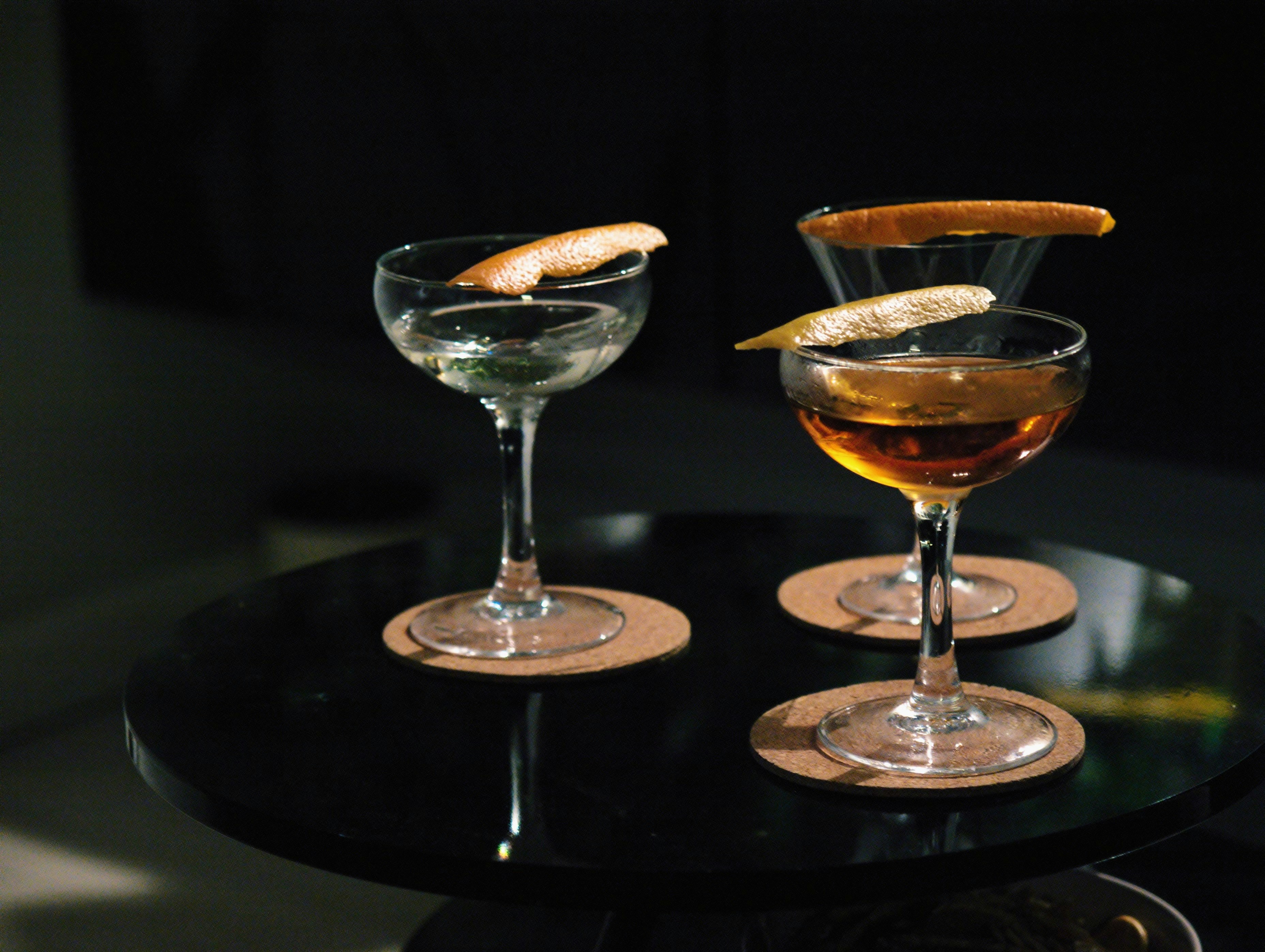 The Ultimate Guide to Cocktail Tables for Standing Events