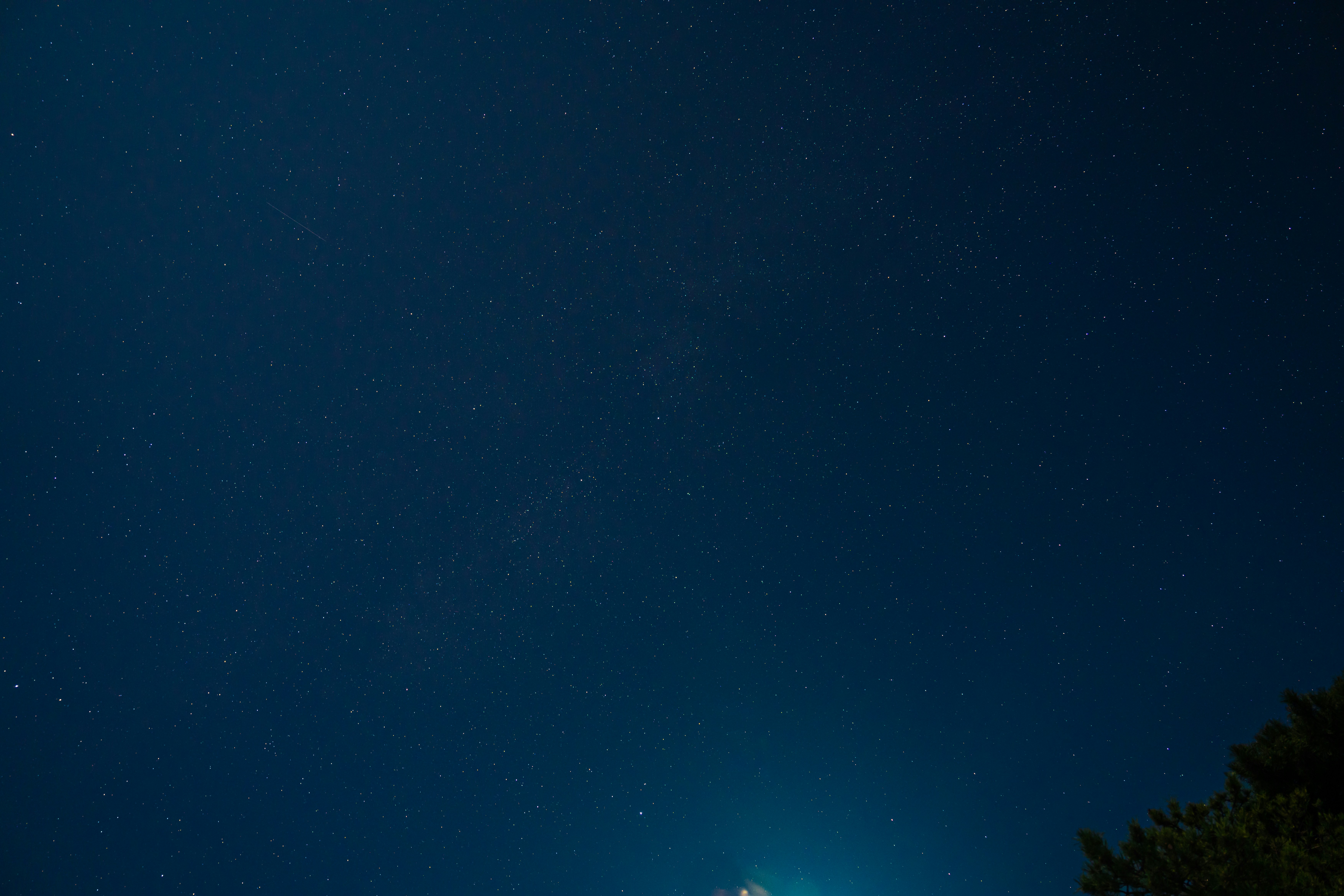 Un ciel nocturne avec des étoiles et la lune photo Photo Nuit Gratuite sur Unsplash