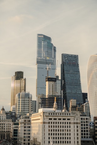 A cityscape heatmap highlighting emerging real estate markets, reflecting topbricks’ data-driven insights.