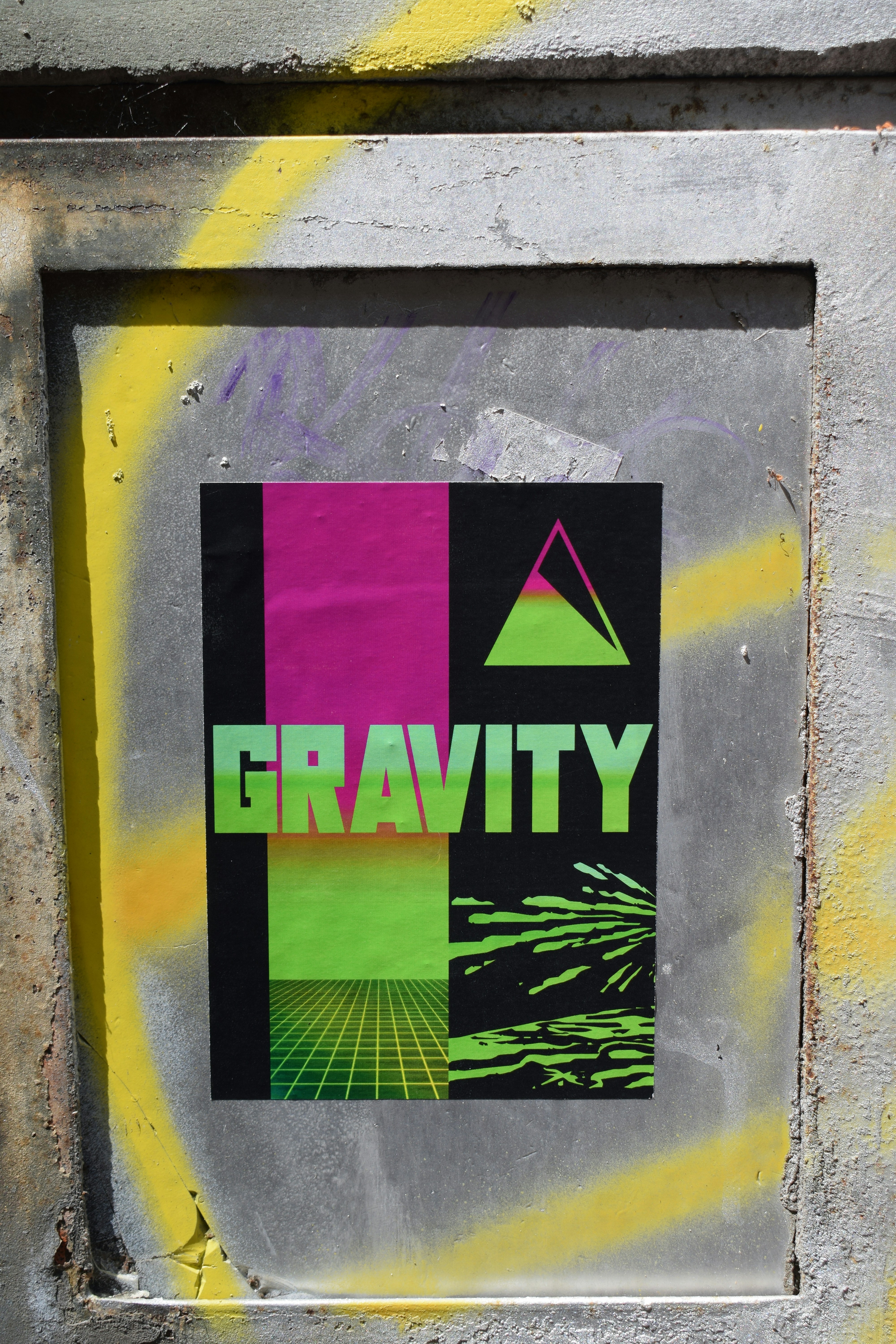 a picture of graffiti on the side of a building