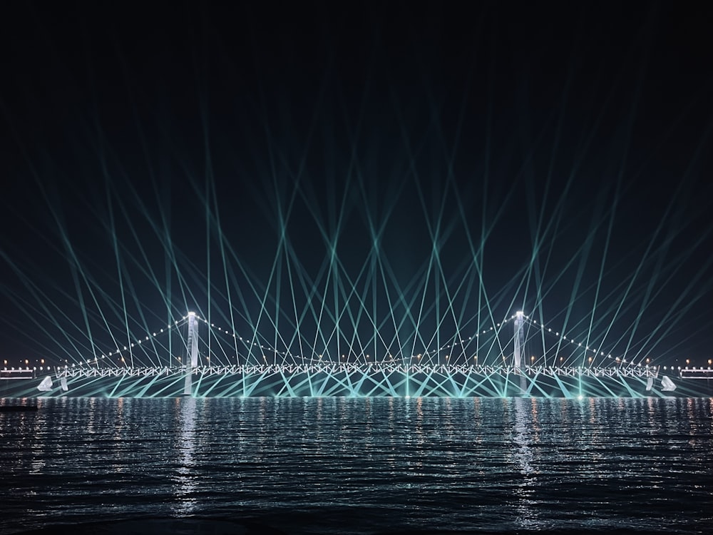 夜の橋の長時間露光写真